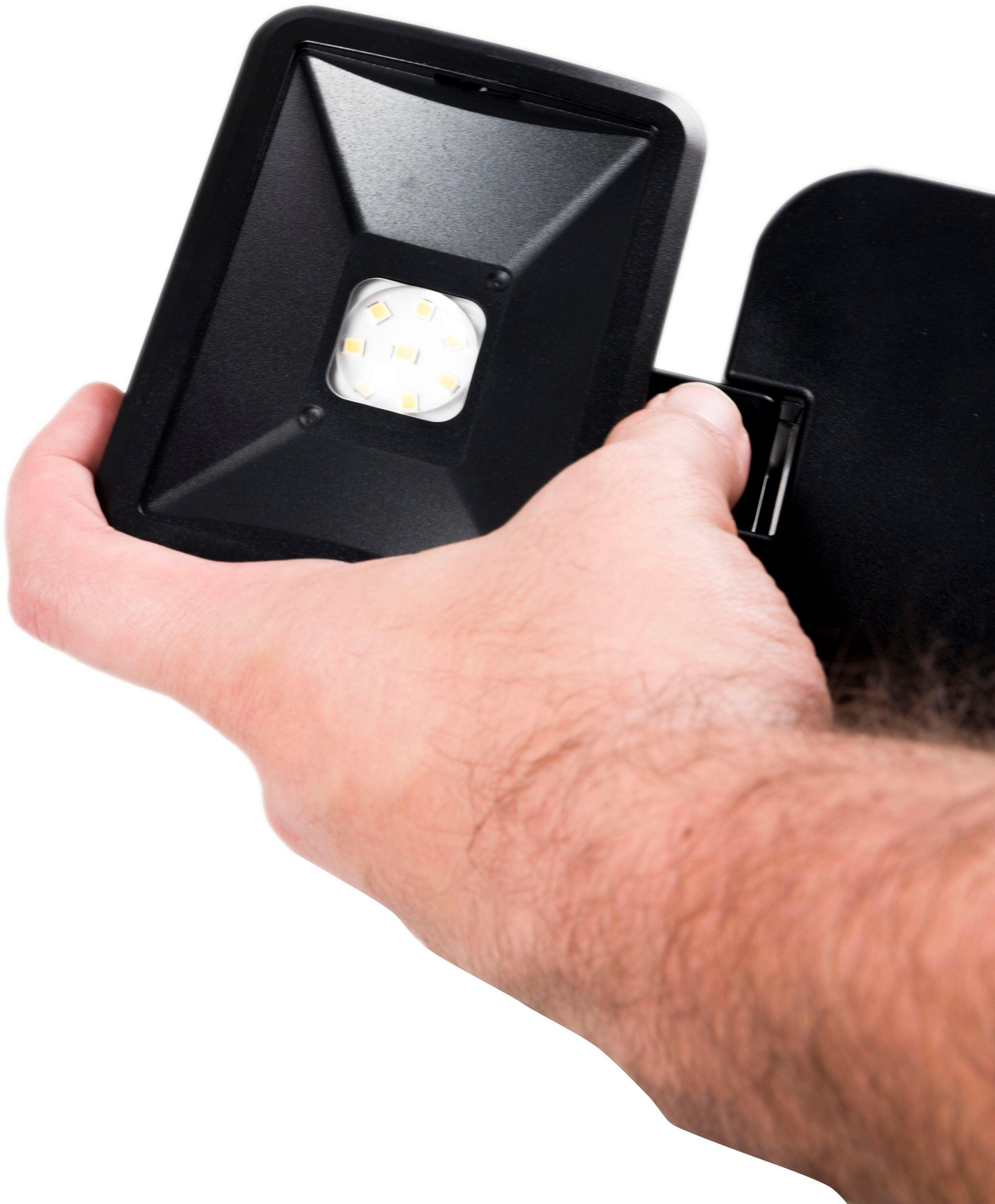 Energizer Battery Operated Motion Sensing LED Security Light, Single Head, 300 lumens, 40777