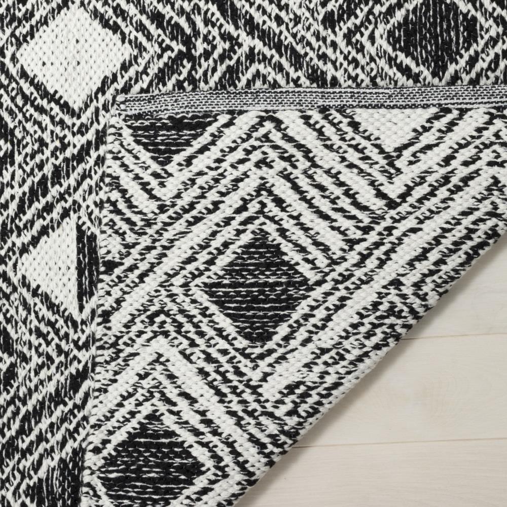 Montauk MTK614 Hand Woven Indoor Area Rug - Black/Ivory - 5'x8' - Safavieh.