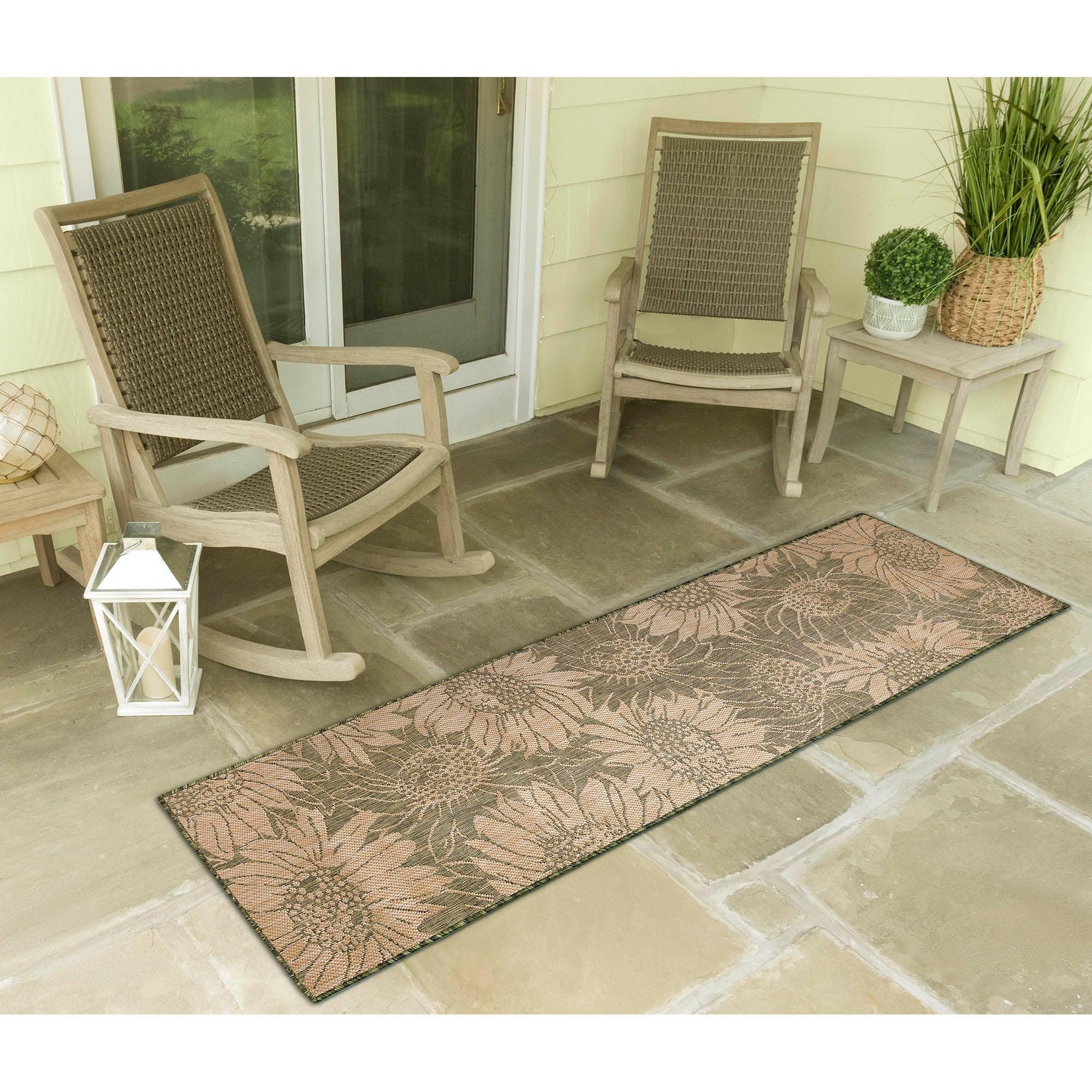 Liora Manne Carmel Sunflower Field Indoor/Outdoor Rug Green 1'11" x 7'6"