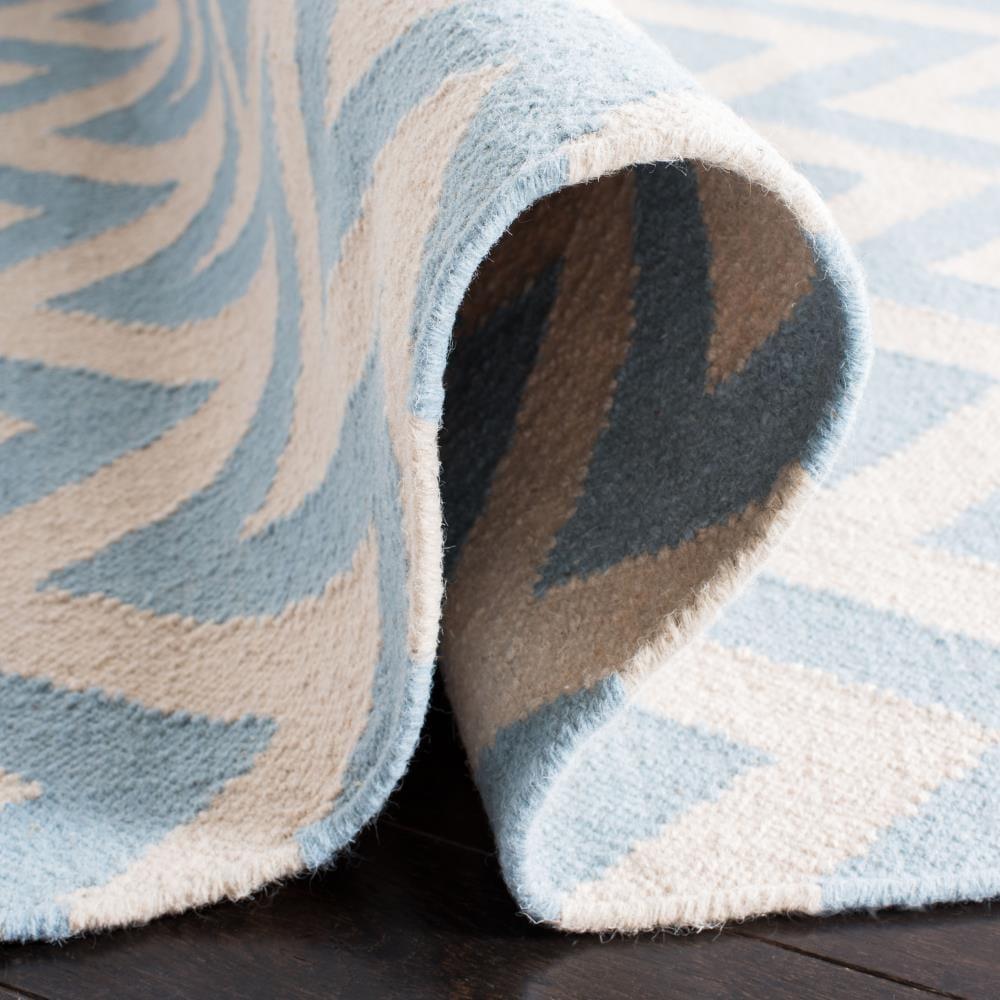 SAFAVIEH Dhurrie Bentley Chevron Zigzag Wool Area Rug, Blue/Ivory, 5' x 8'
