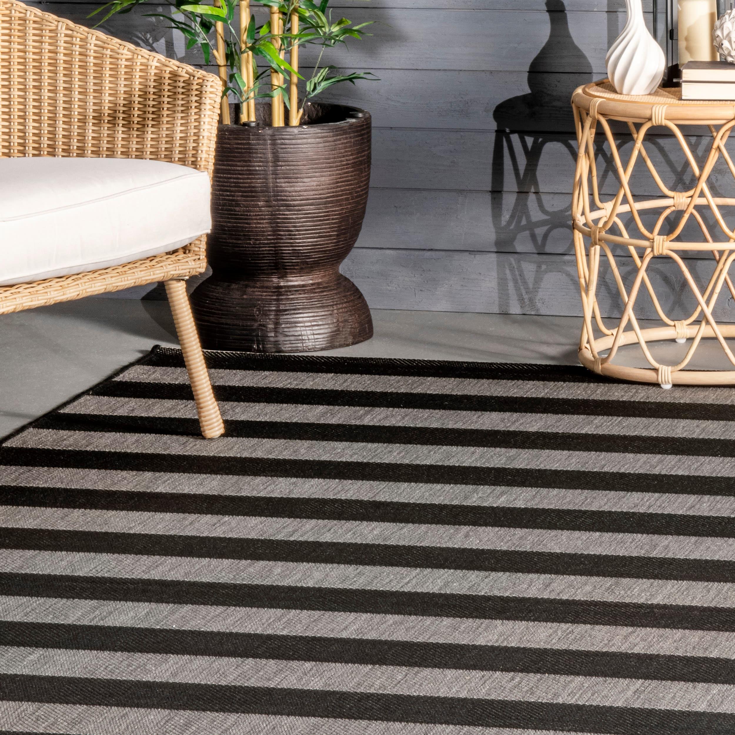 Nuloom Alexis Striped 2x3 Indoor/Outdoor Accent Rug for Living Room Patio Deck Front Porch Entryway Kitchen, Black/Light Grey