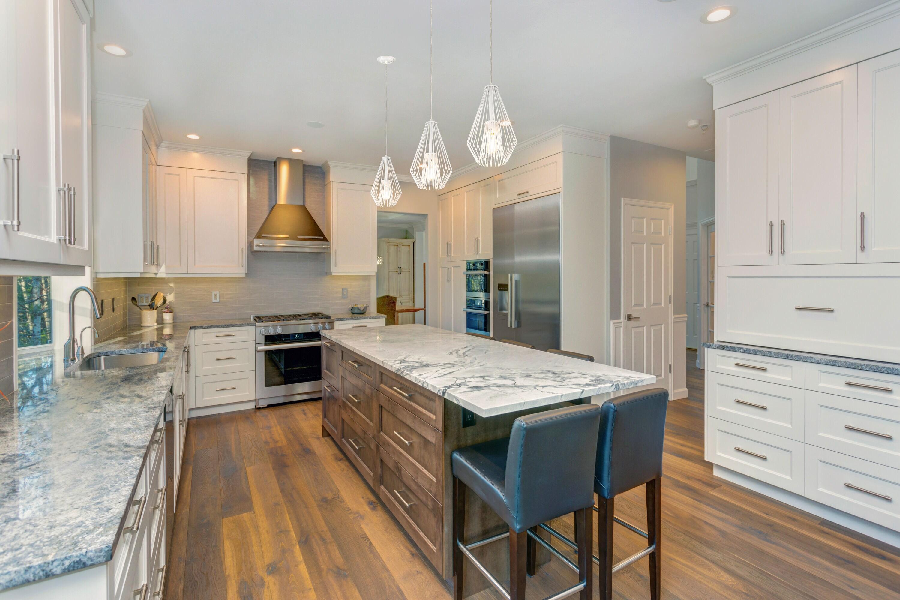 Z-Lite Quintus 1 - Light Pendant in  Gloss White