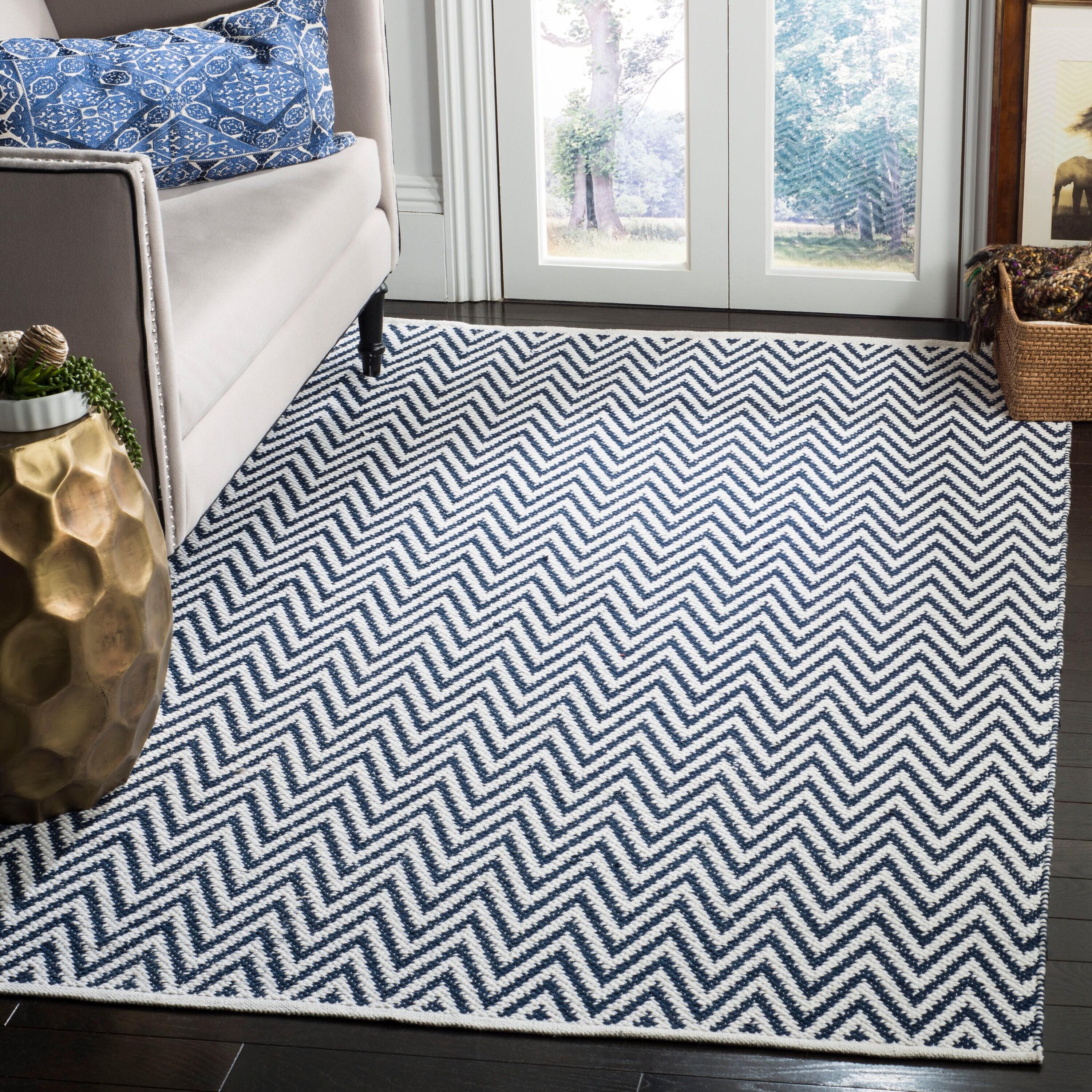 Montauk MTK812 Hand Woven Indoor Area Rug - Navy/Ivory - 4'x6' - Safavieh.