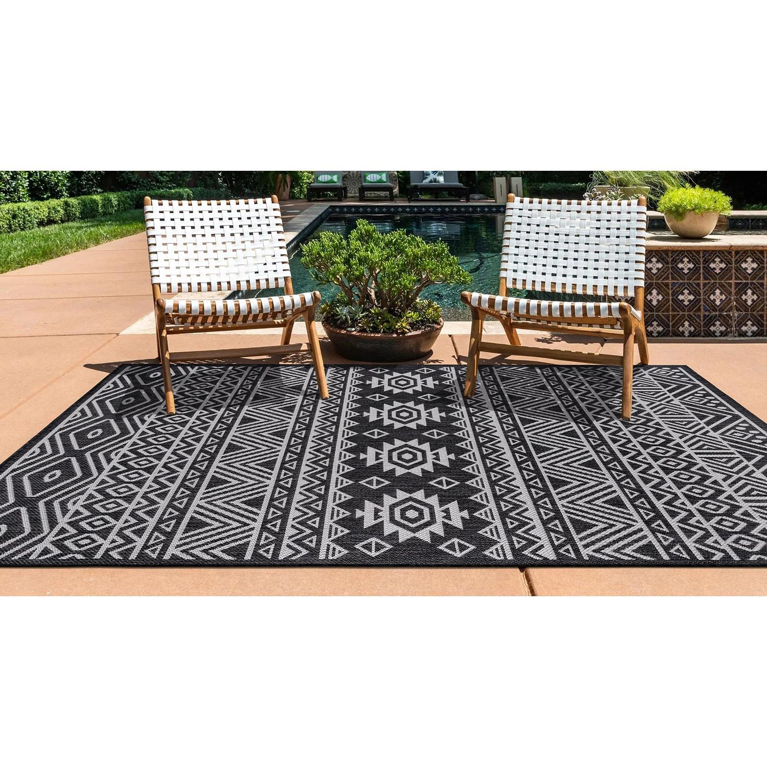 World Rug Gallery Distressed Geometric Bohemian Textured Flat Weave Indoor/Outdoor Area Rug - BLACK 5' X 7'