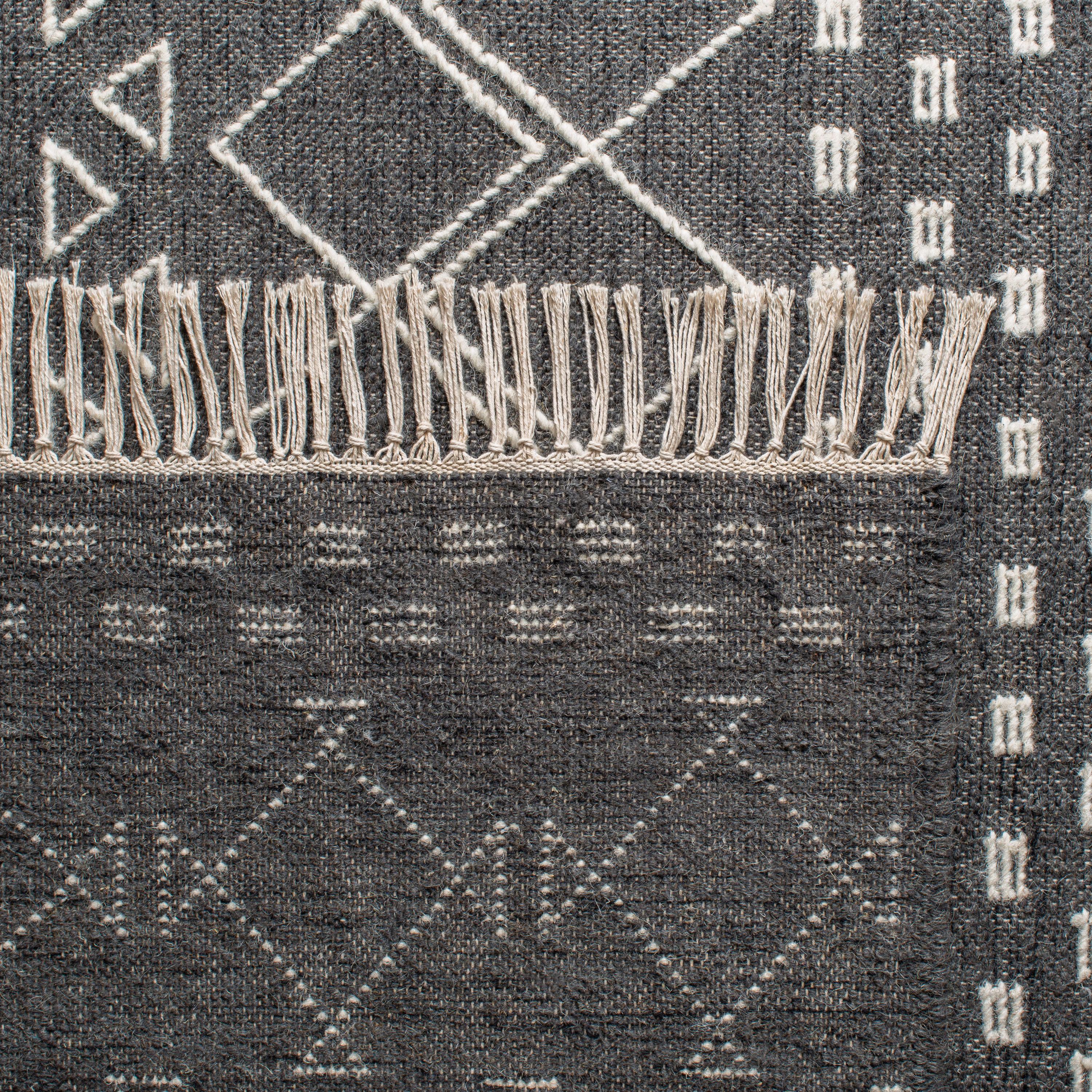 Kilim KLM522 Hand Loomed Wool Area Rug - Charcoal/Ivory- 4' X 6' - Safavieh.