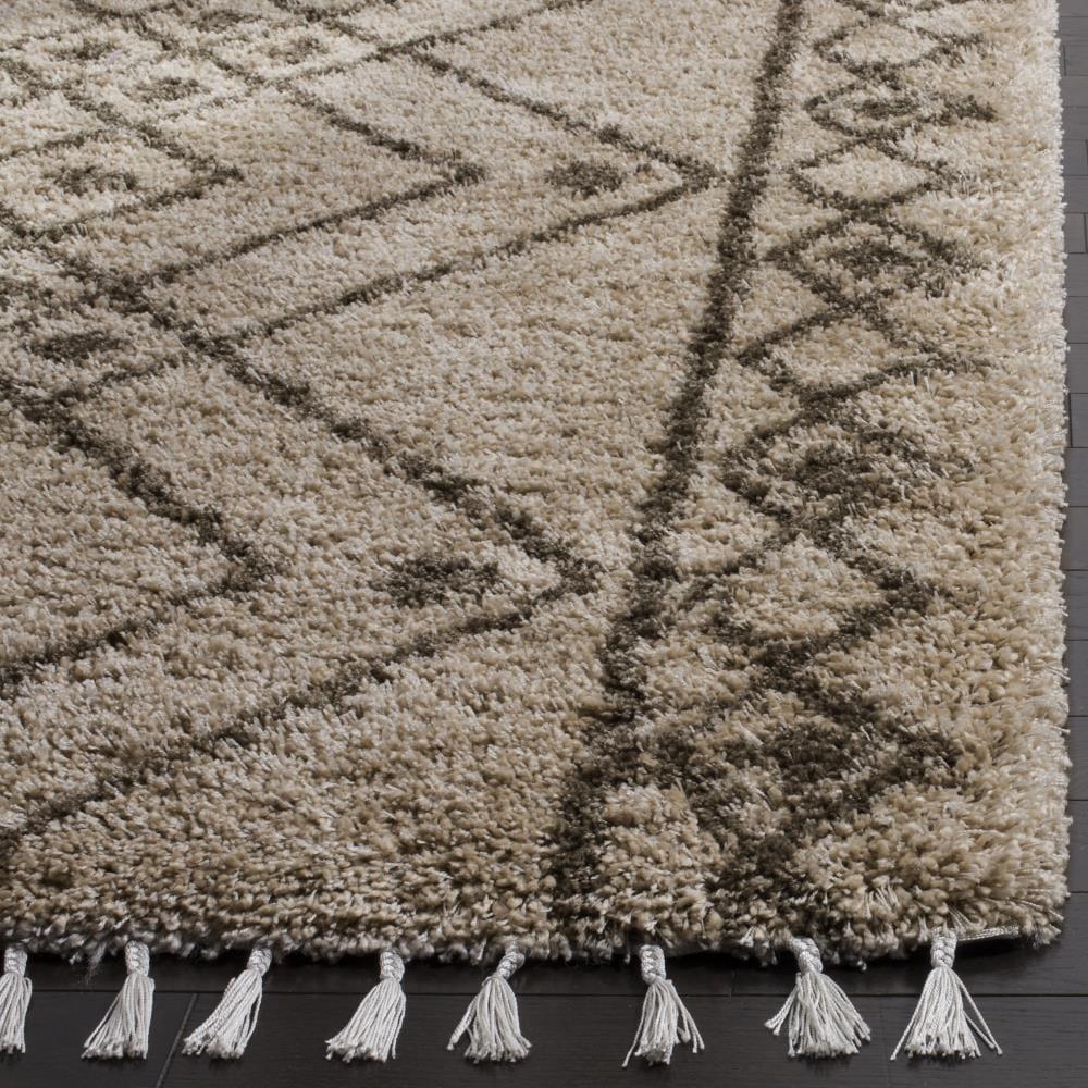 SAFAVIEH Moroccan Fringe Erksine Geometric Shag Area Rug, Mushroom/Grey, 4' x 6'