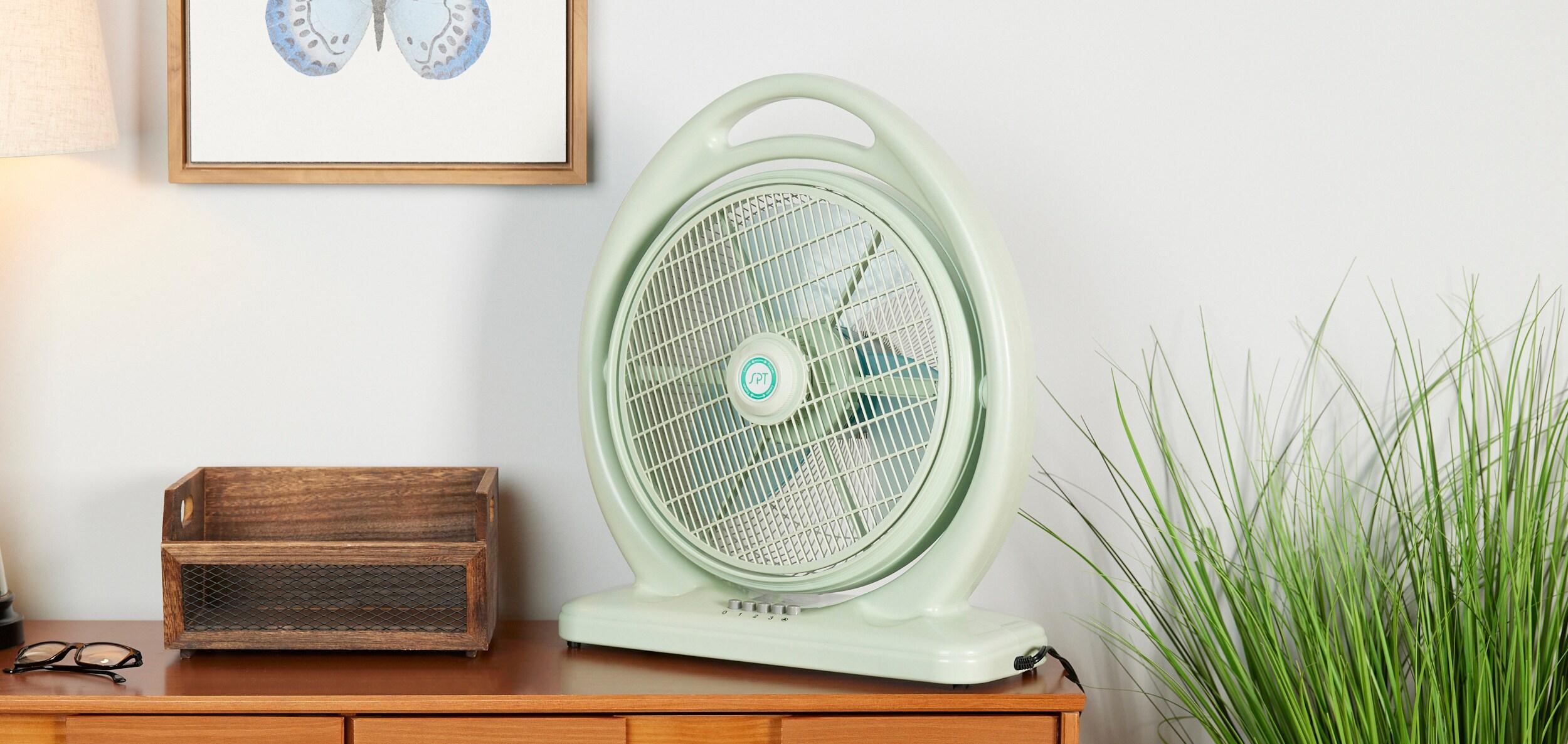Sunpentown 14 in Powerful Air Delivery Box fan