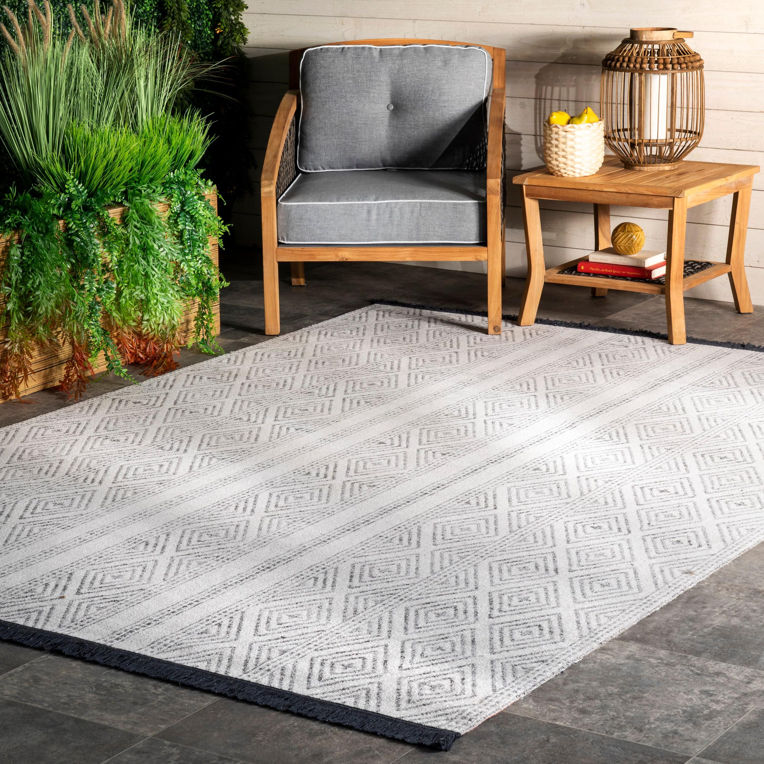 Nuloom Indoor and Outdoor Striped Miriam Area Rug, 5' x 8', Gray