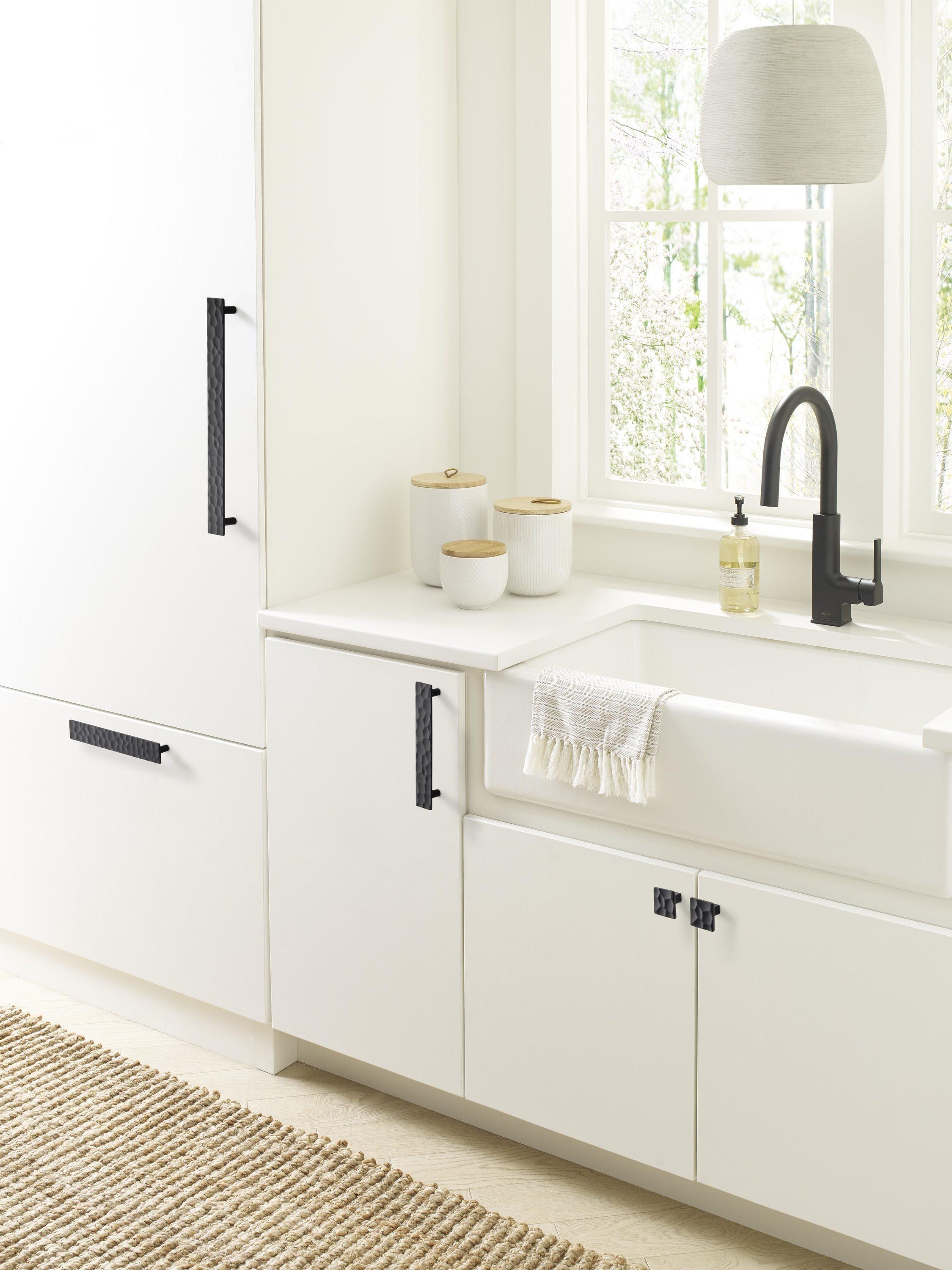 Kamari Matte Black Nickel Cabinet Pull with Mounting Hardware