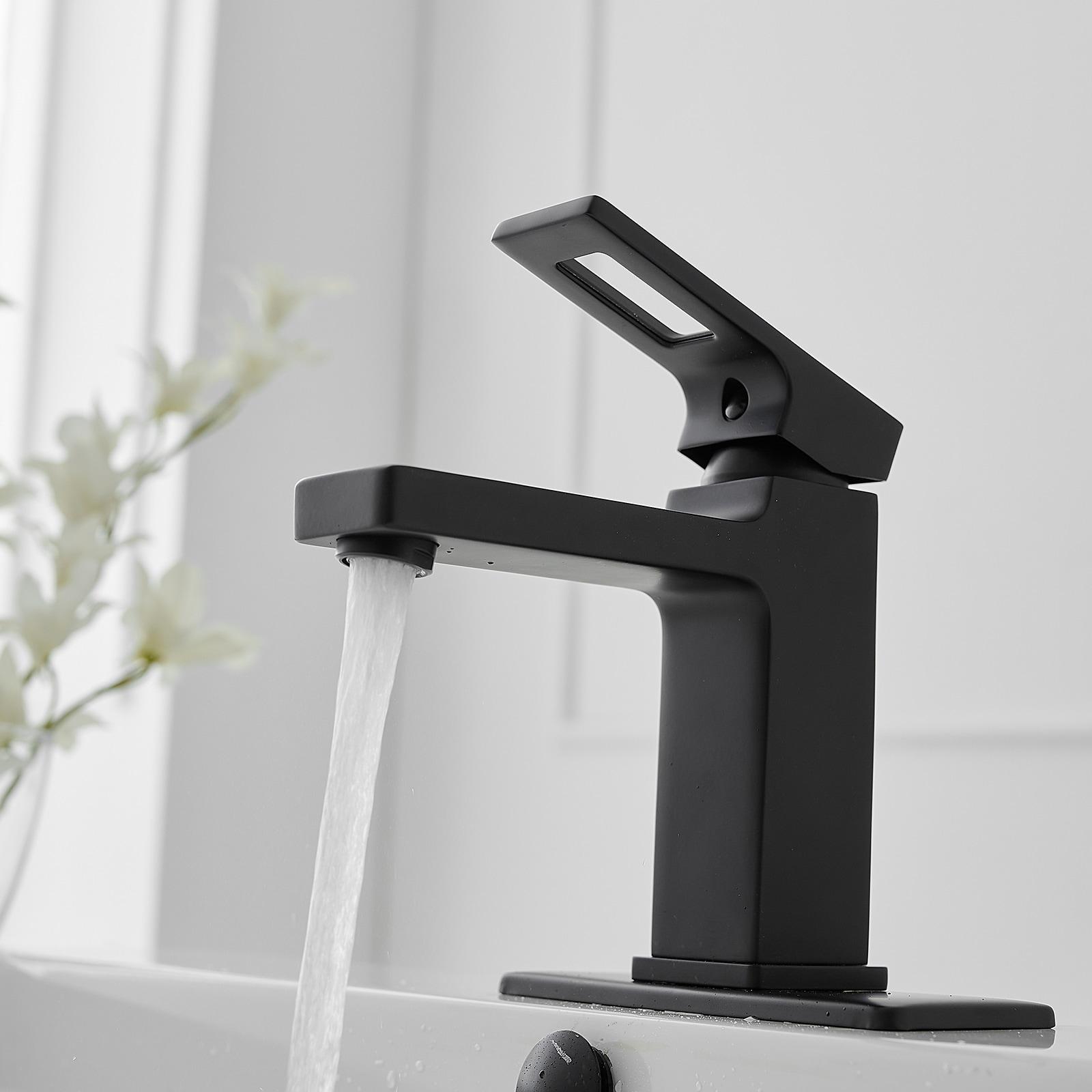 Single-Hole Single-handle Bathroom Faucet with Drain Assembly