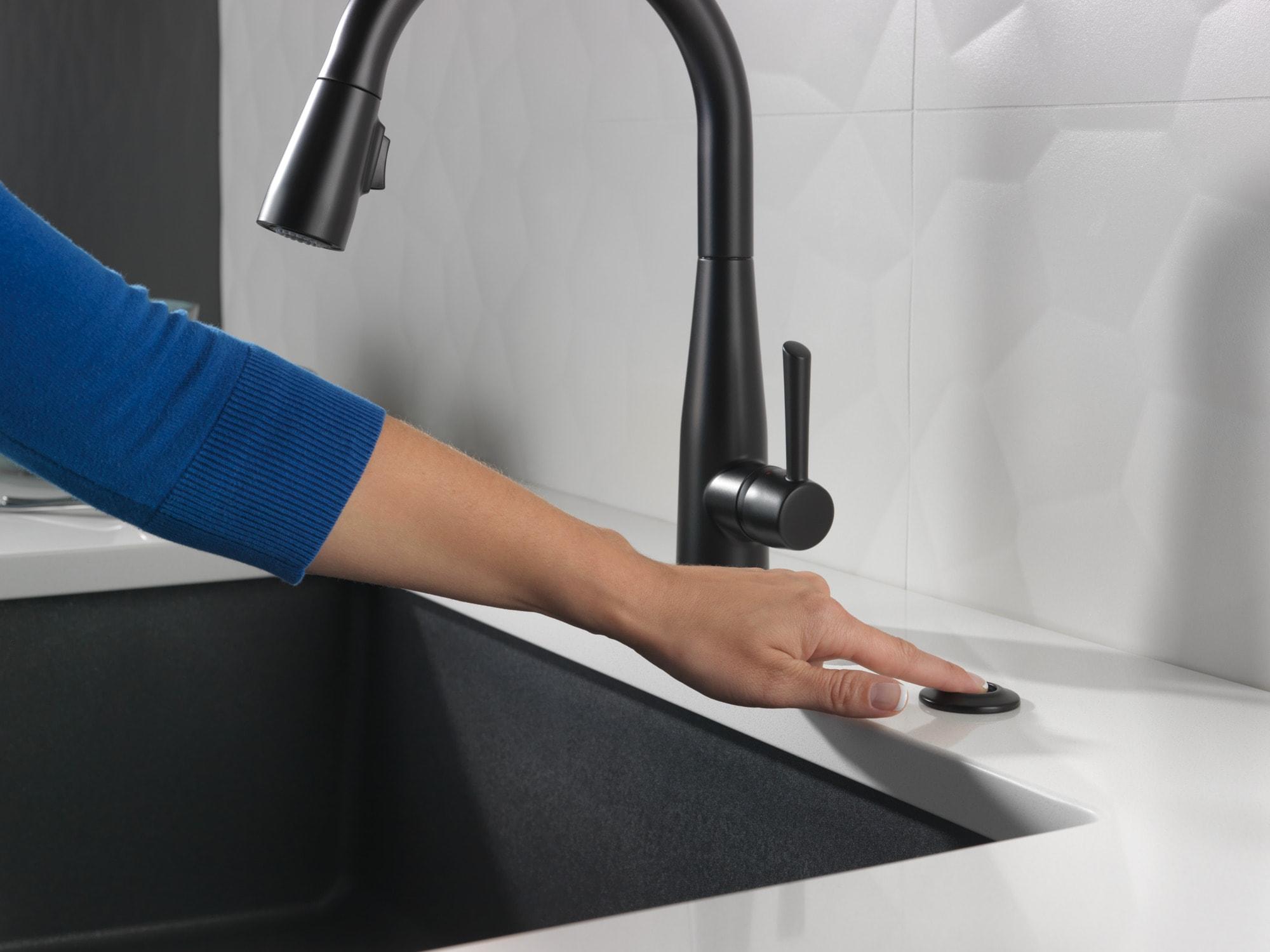 Essa Pull Down Single Handle Kitchen Faucet with MagnaTite® and Diamond Seal Technology