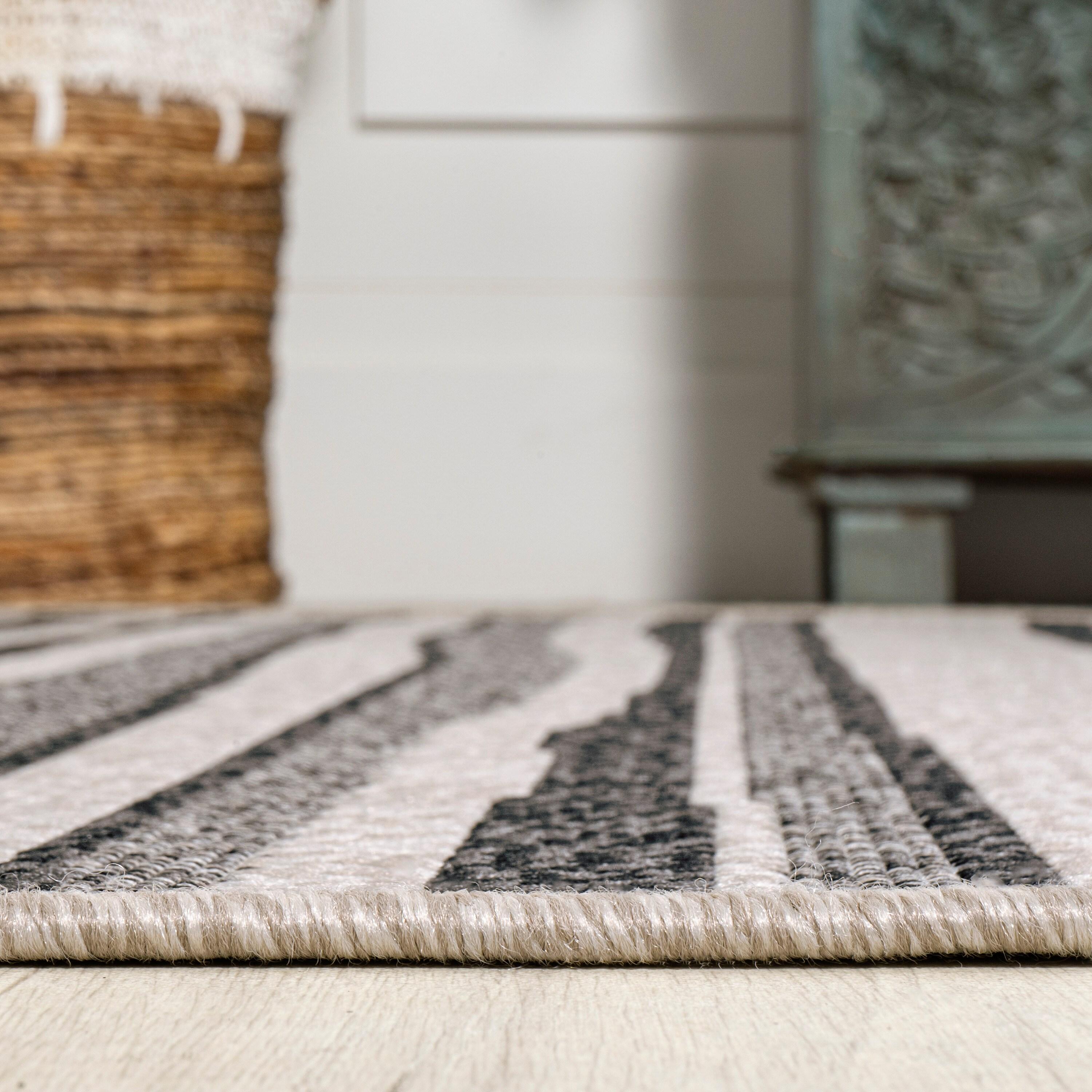 5' x 8' Castara Wavy Stripe Modern Indoor/Outdoor Area Rug, Cream/Dark Gray - JONATHAN Y