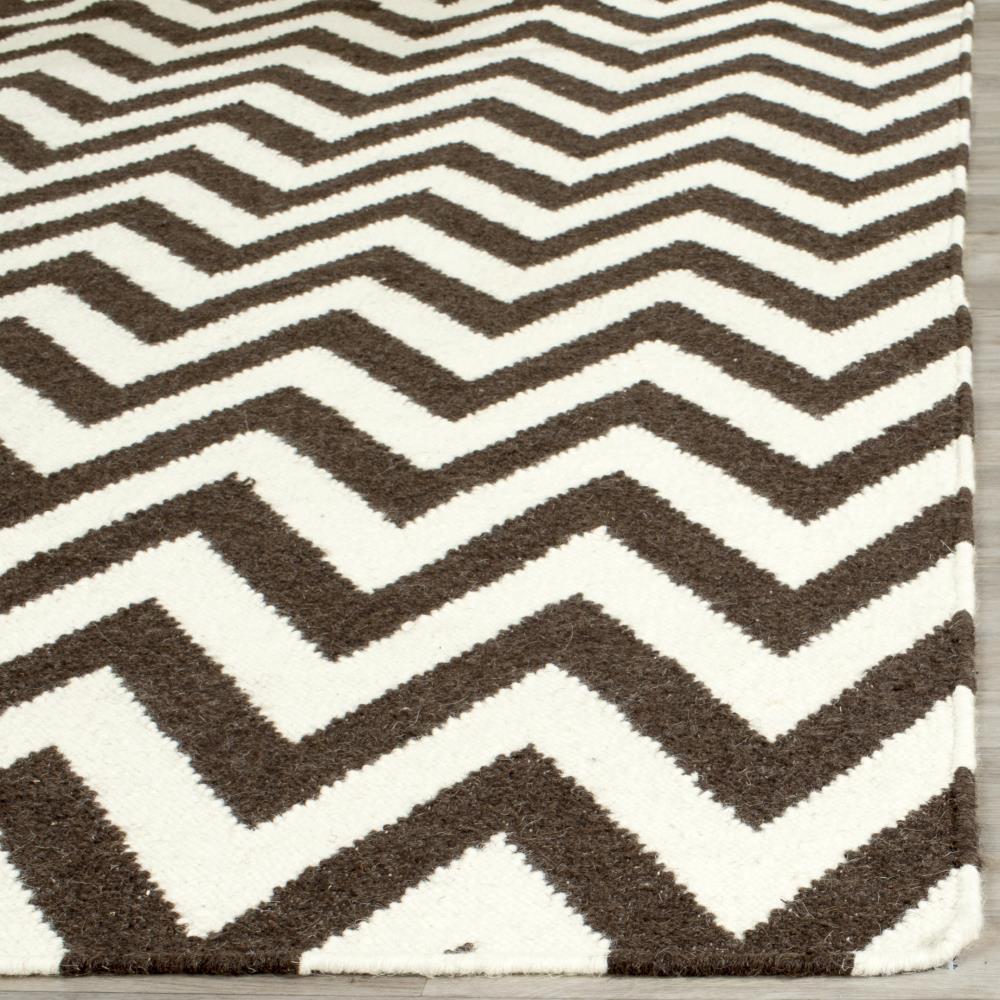 SAFAVIEH Dhurrie Bentley Chevron Zigzag Wool Area Rug, Brown/Ivory, 8' x 8' Square