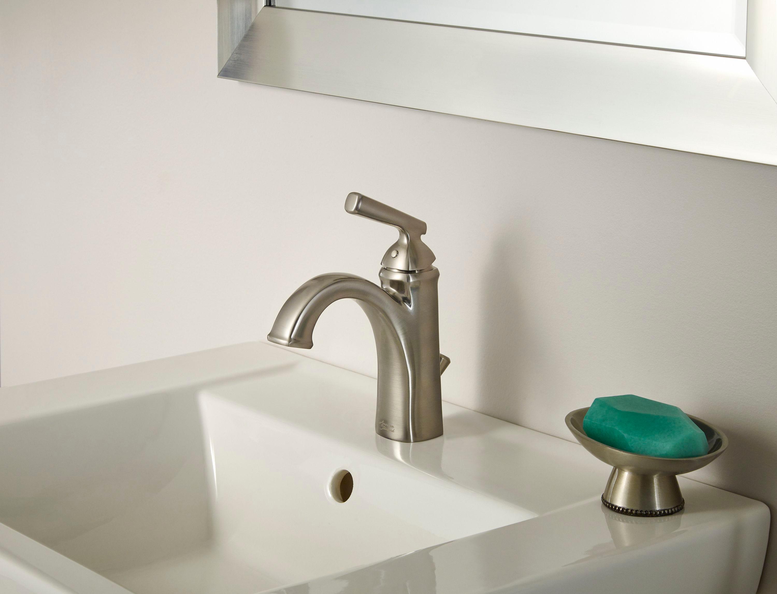 Edgemere Single-Hole Bathroom Faucet with Drain Assembly