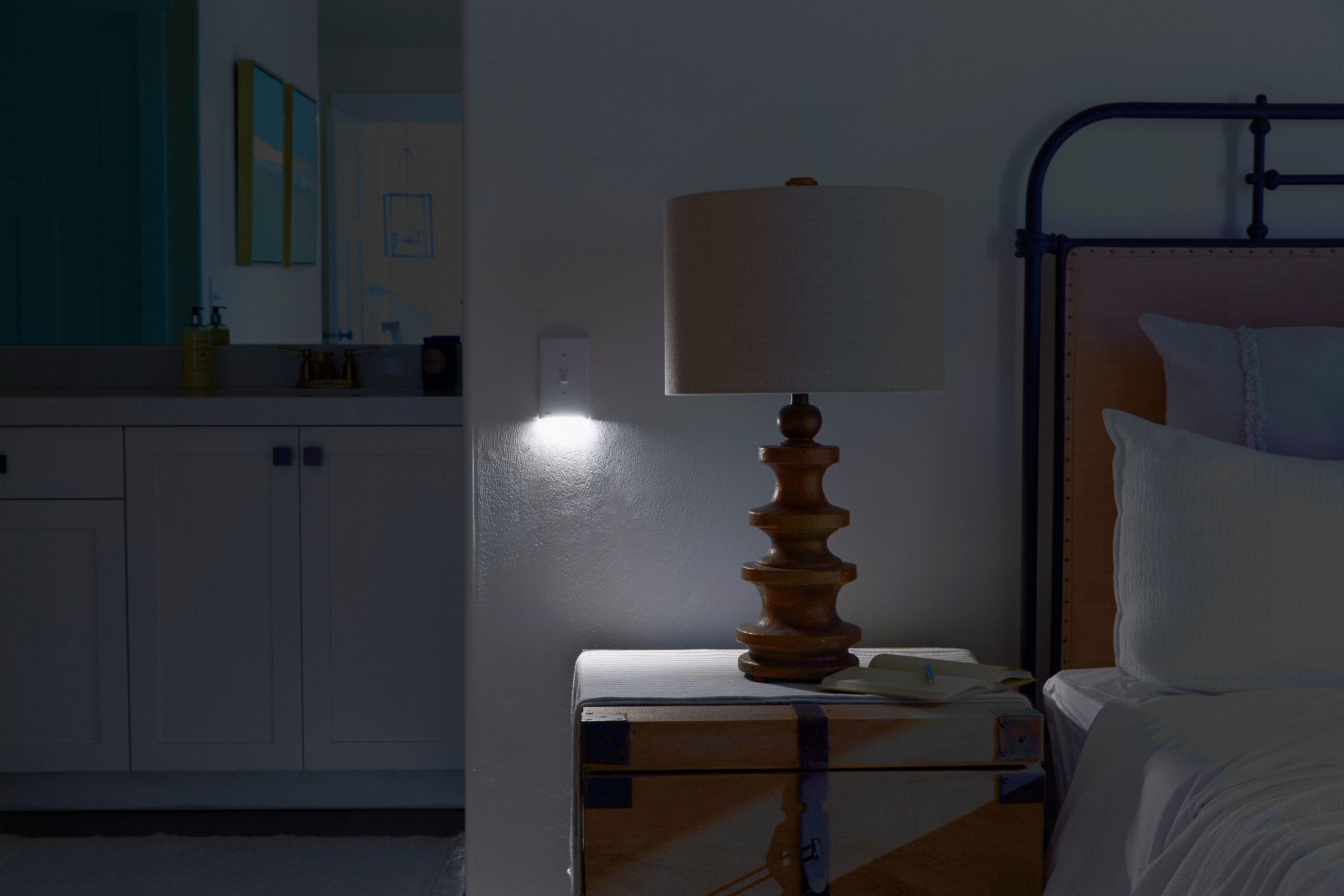 Single - SnapPower SwitchLight - LED Night Light - for Single-Pole Light Switches - Light Switch Plate with LED Night Lights - Adjust Brightness - Auto On/Off Sensor - (Rocker, White)