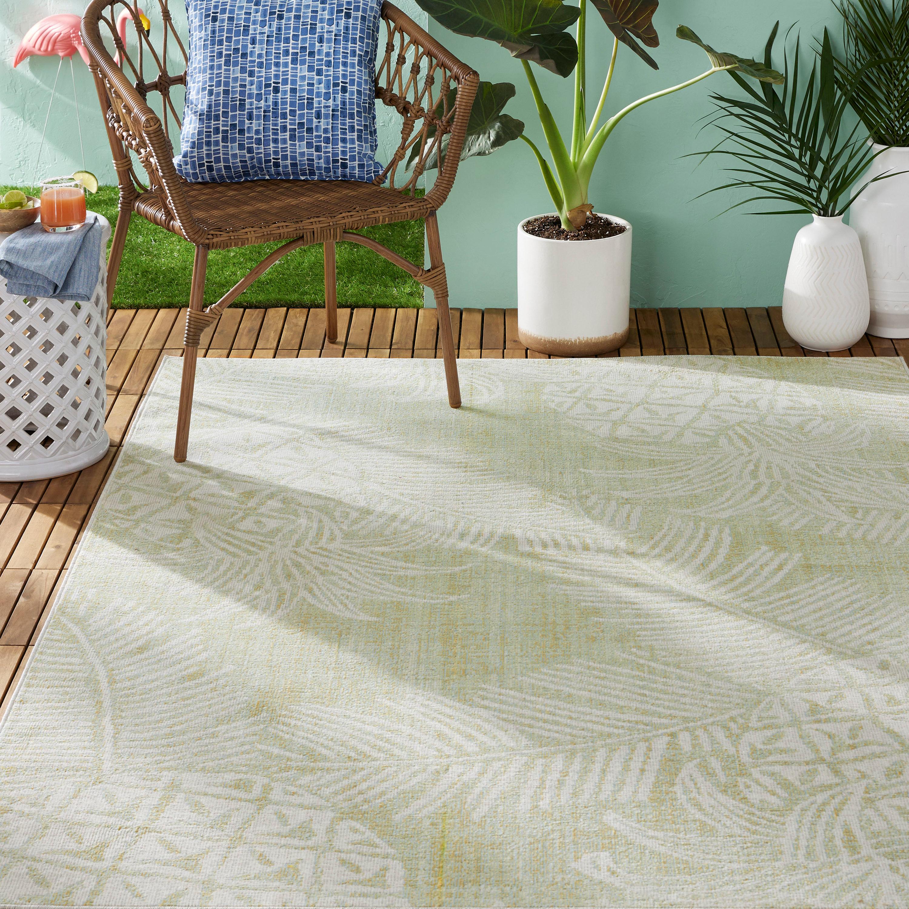 Tommy Bahama Malibu Pineapple Coastal Indoor/Outdoor Area Rug, Green/Ivory