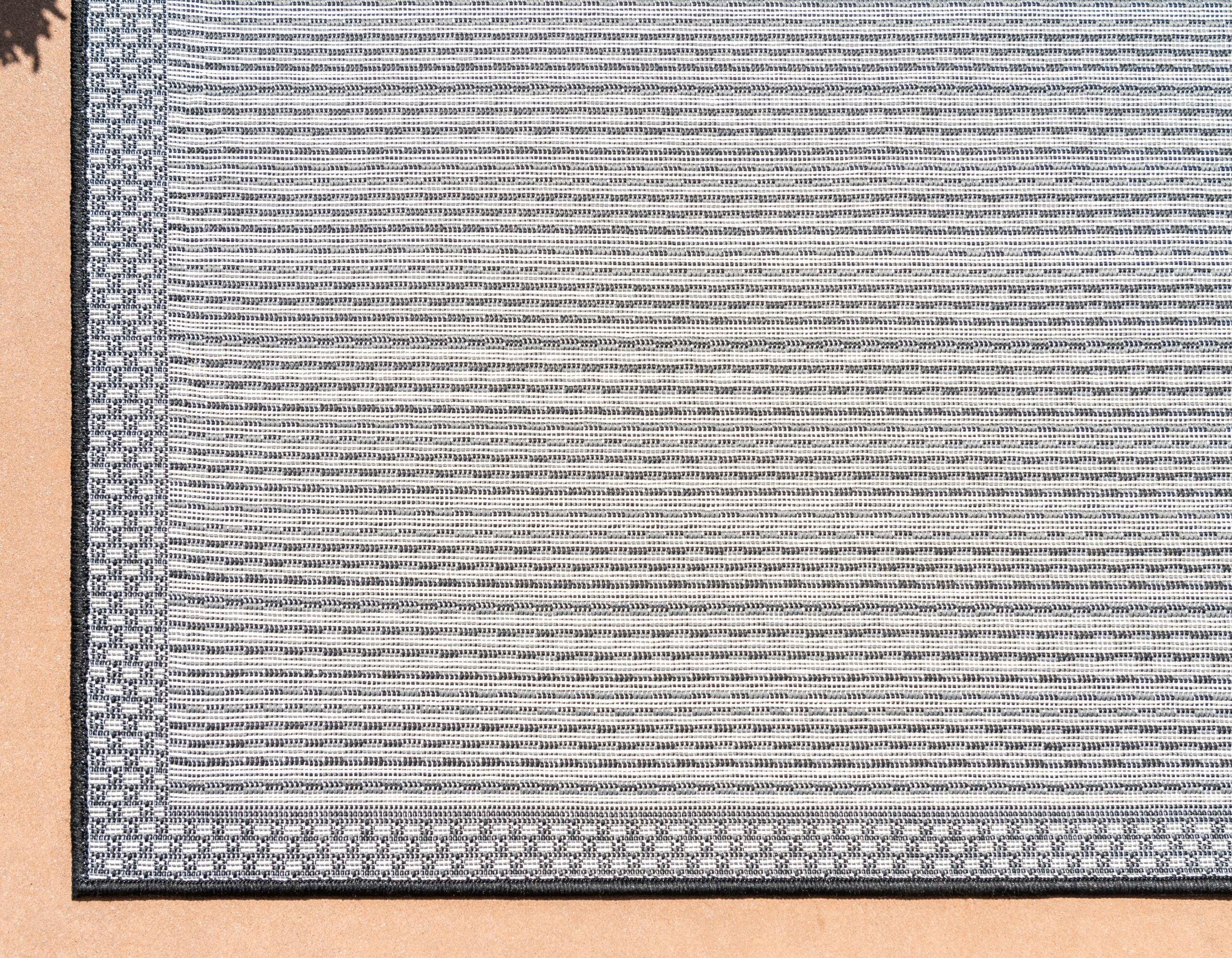 Modern Gray 9' x 12' Outdoor Flatweave Synthetic Rug