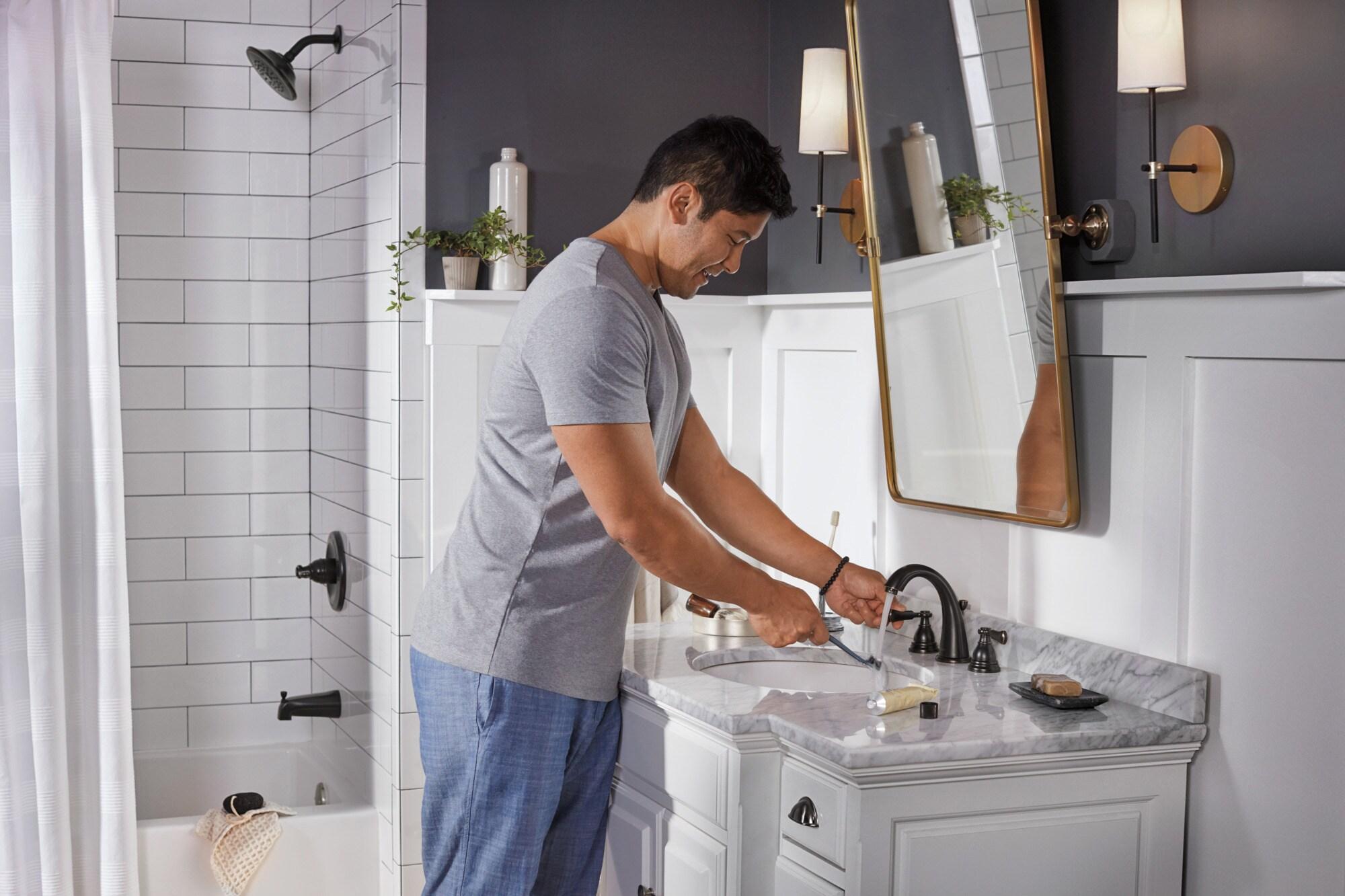 Elmhurst Widespread 2-handle Bathroom Faucet with Drain Assembly