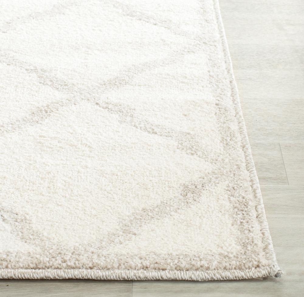 Amherst AMT421 Power Loomed Indoor Area Rug - Beige/Light Grey - 7'x7' - Safavieh