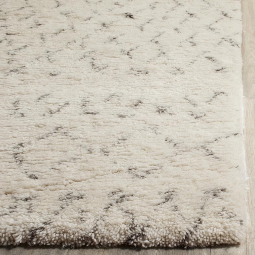 Safavieh CASABLANCA, IVORY / GREY, 6' X 6' Square, Area Rug, CSB851B-6SQ