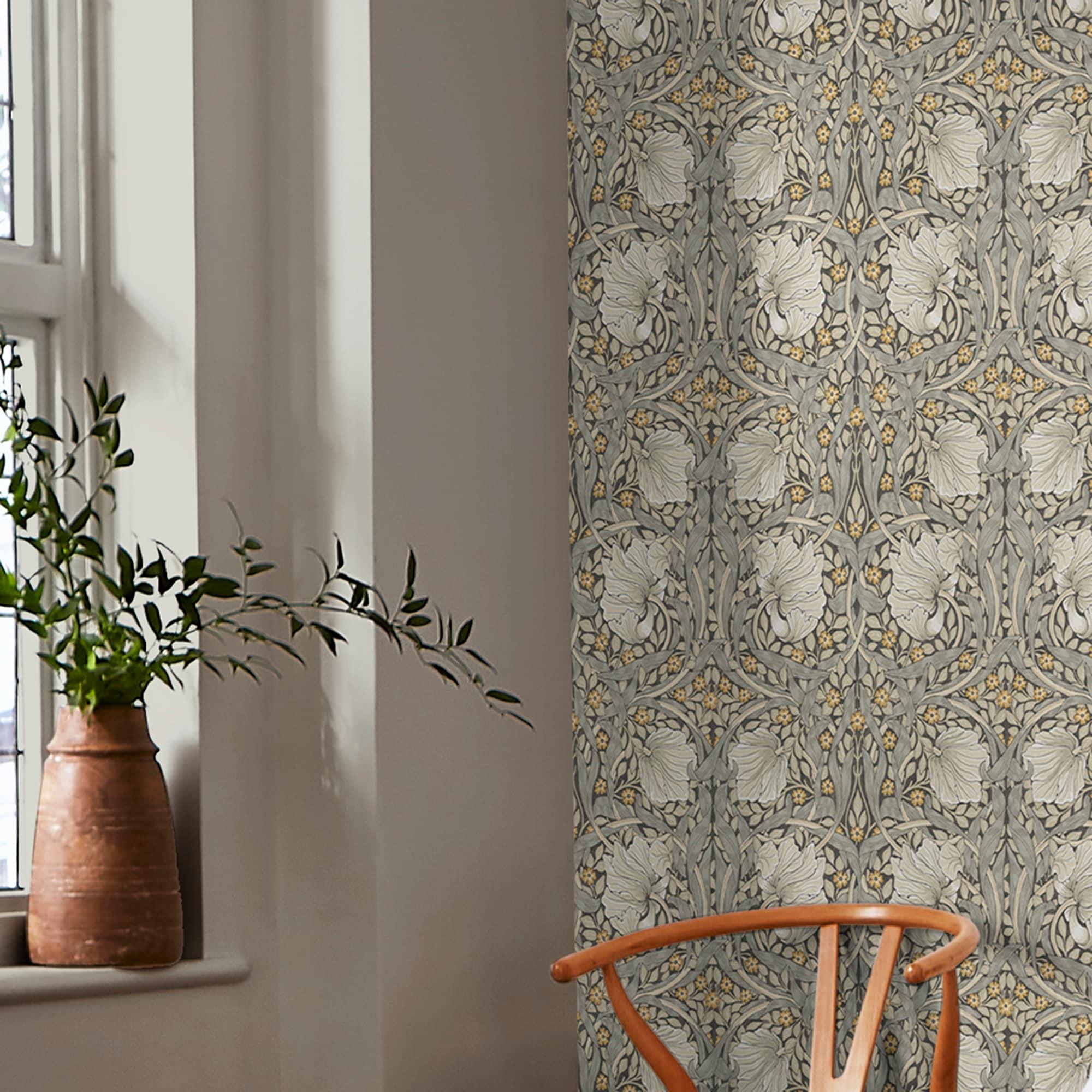 Nilda Floral Wallpaper