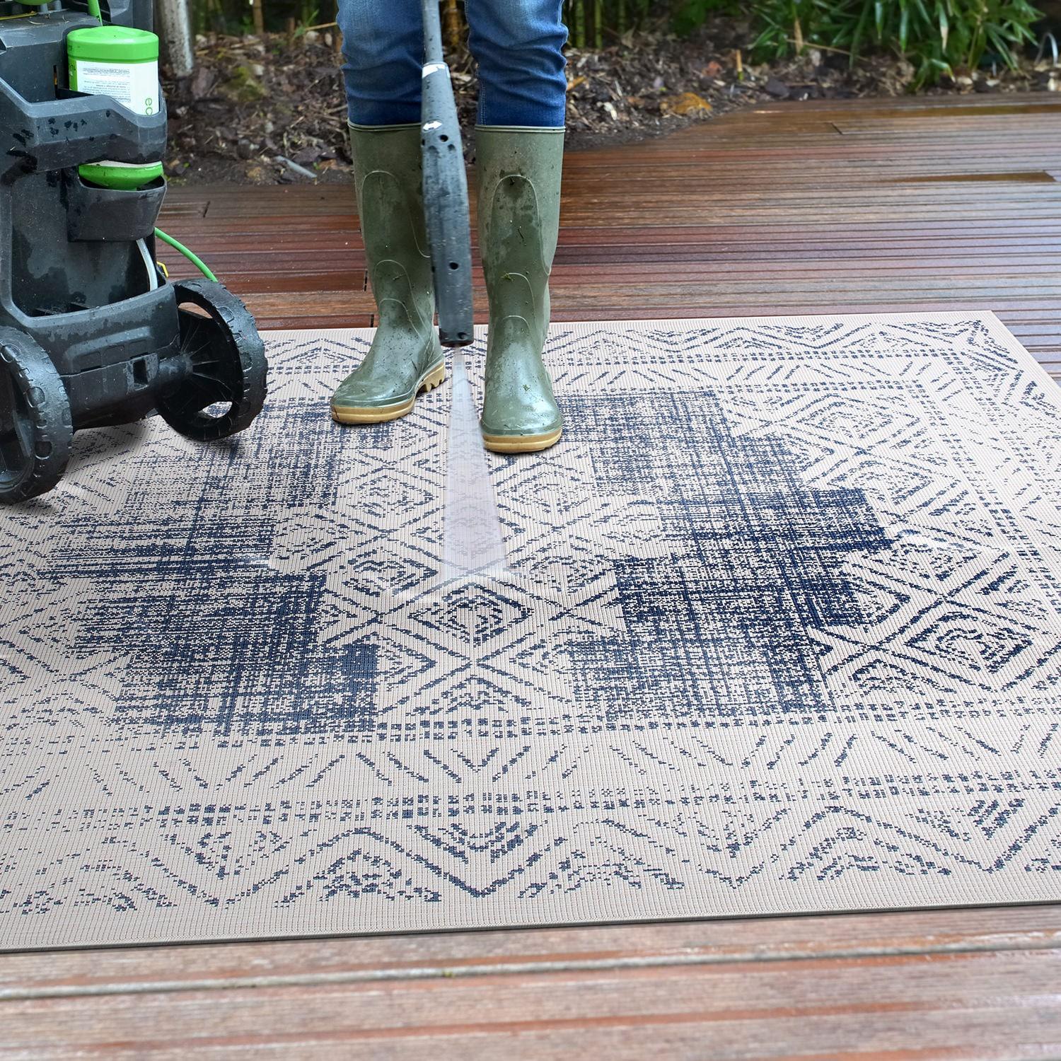 Nuloom Kandace Geometric 5x8 Indoor/Outdoor Area Rug for Living Room Patio Deck Front Porch Kitchen, Blue/Ivory