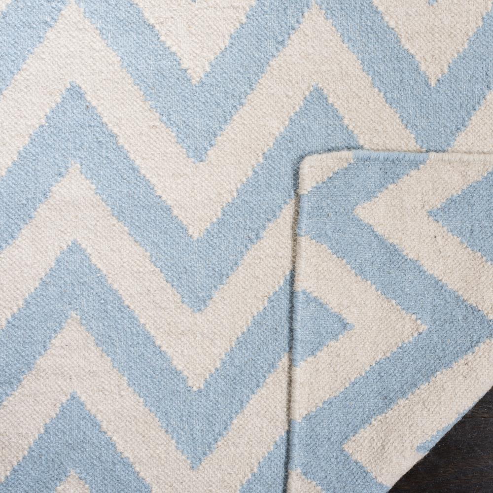 SAFAVIEH Dhurrie Bentley Chevron Zigzag Wool Area Rug, Blue/Ivory, 5' x 8'
