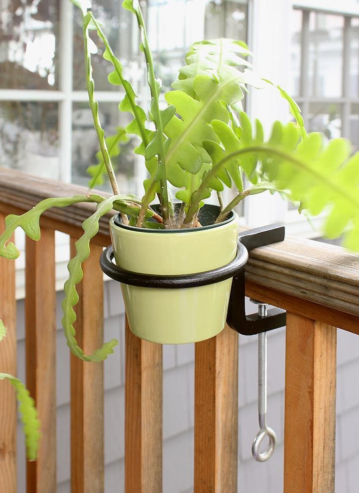 Metal Weather Resistant Bracket Plant Stand (Set of 2)