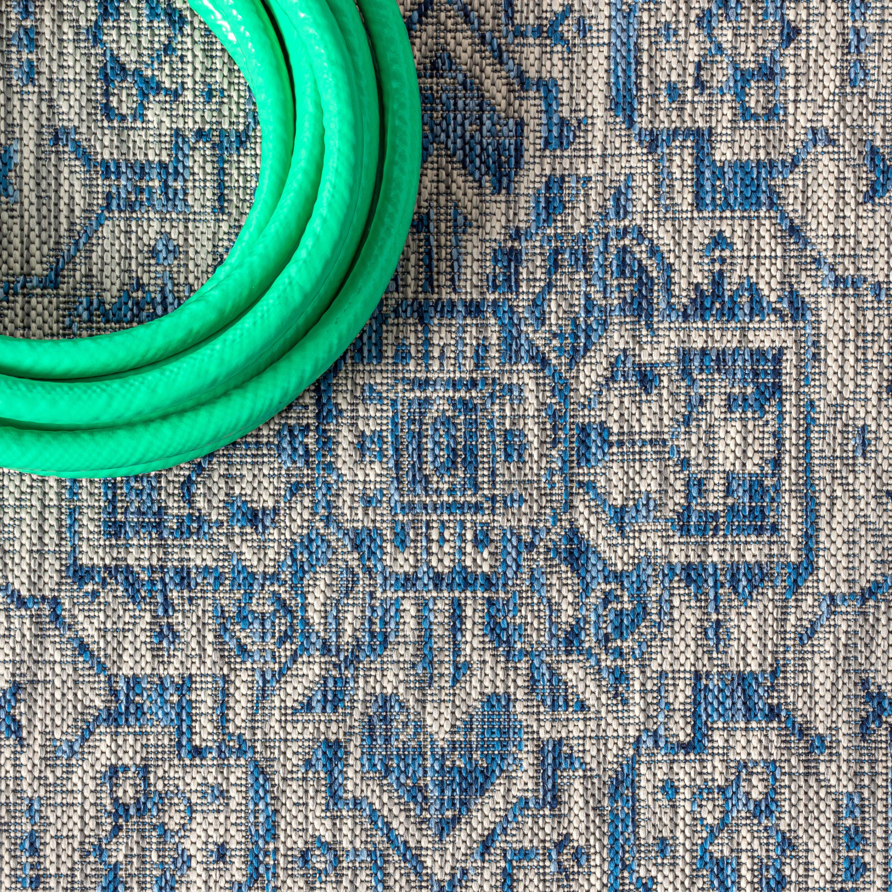 3'x5' Sinjuri Medallion Textured Weave Indoor/Outdoor Area Rug, Navy/Gray - JONATHAN Y