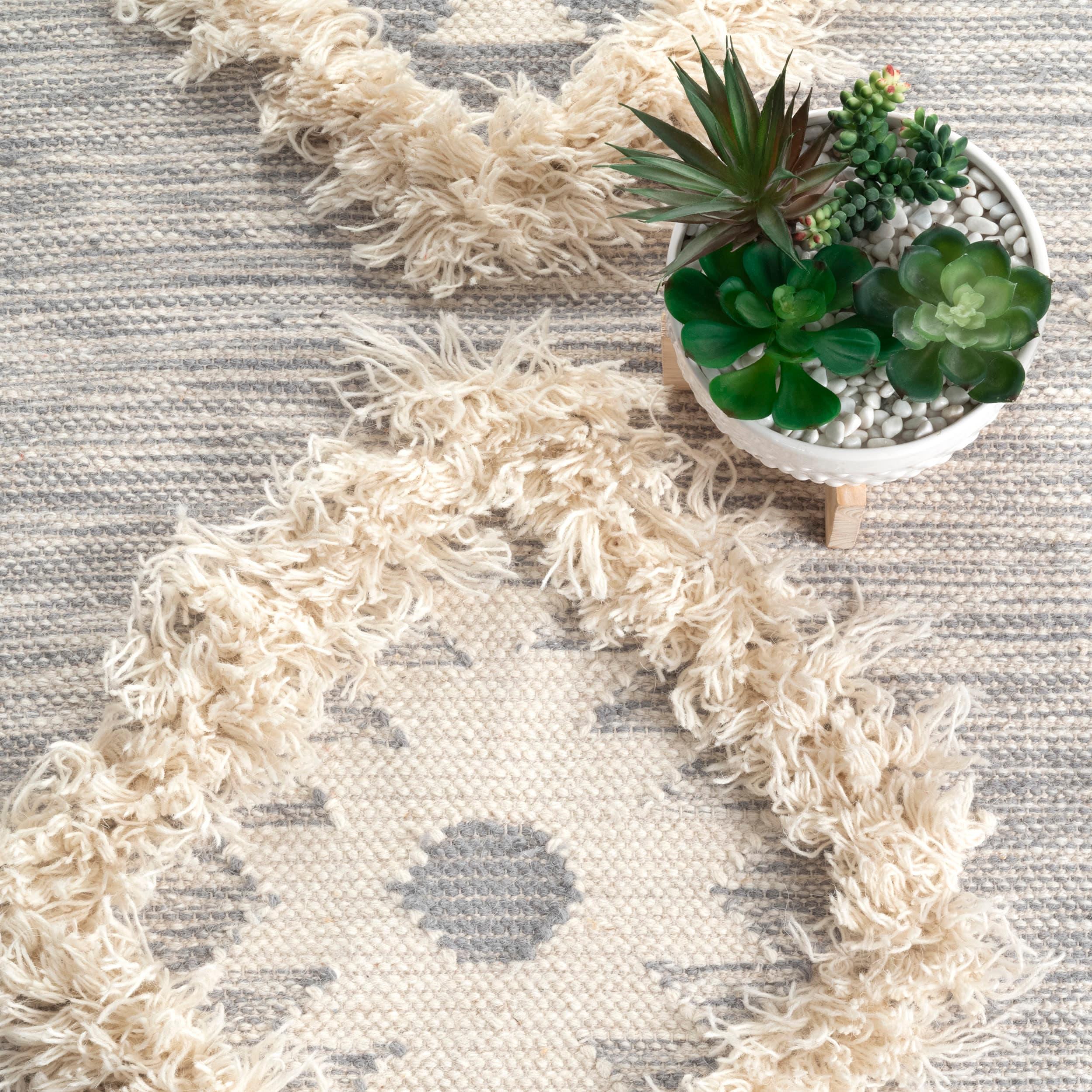 Nuloom Savannah Geometric 5x8 Wool Indoor Area Rug for Living Room Bedroom Dining Room Kitchen, Light Grey/Ivory