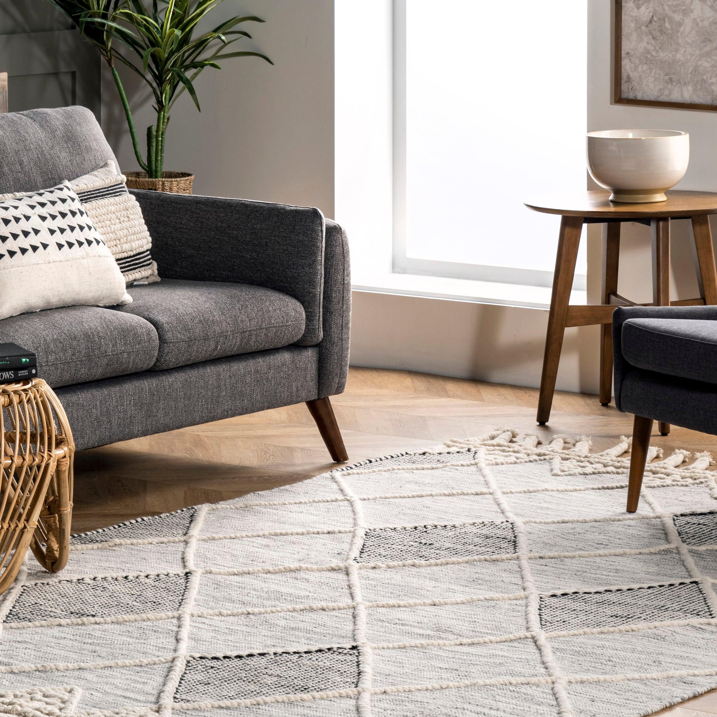 Becca Diamond Trellis Tassel Wool Area Rug Ivory - nuLOOM