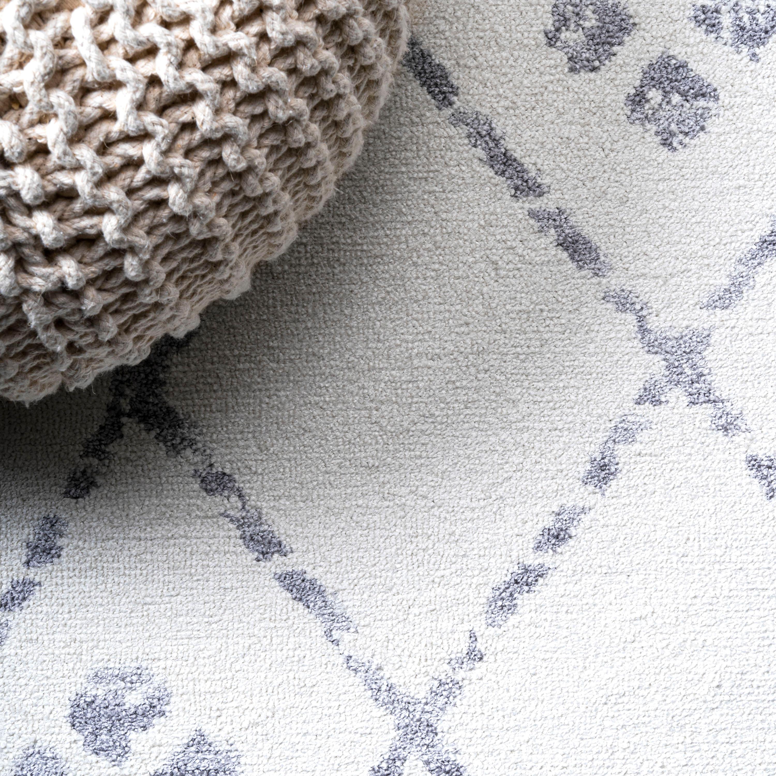 2'x 8' Izil Moroccan Geometric Diamond Runner Rug, White/Light Gray - JONATHAN Y