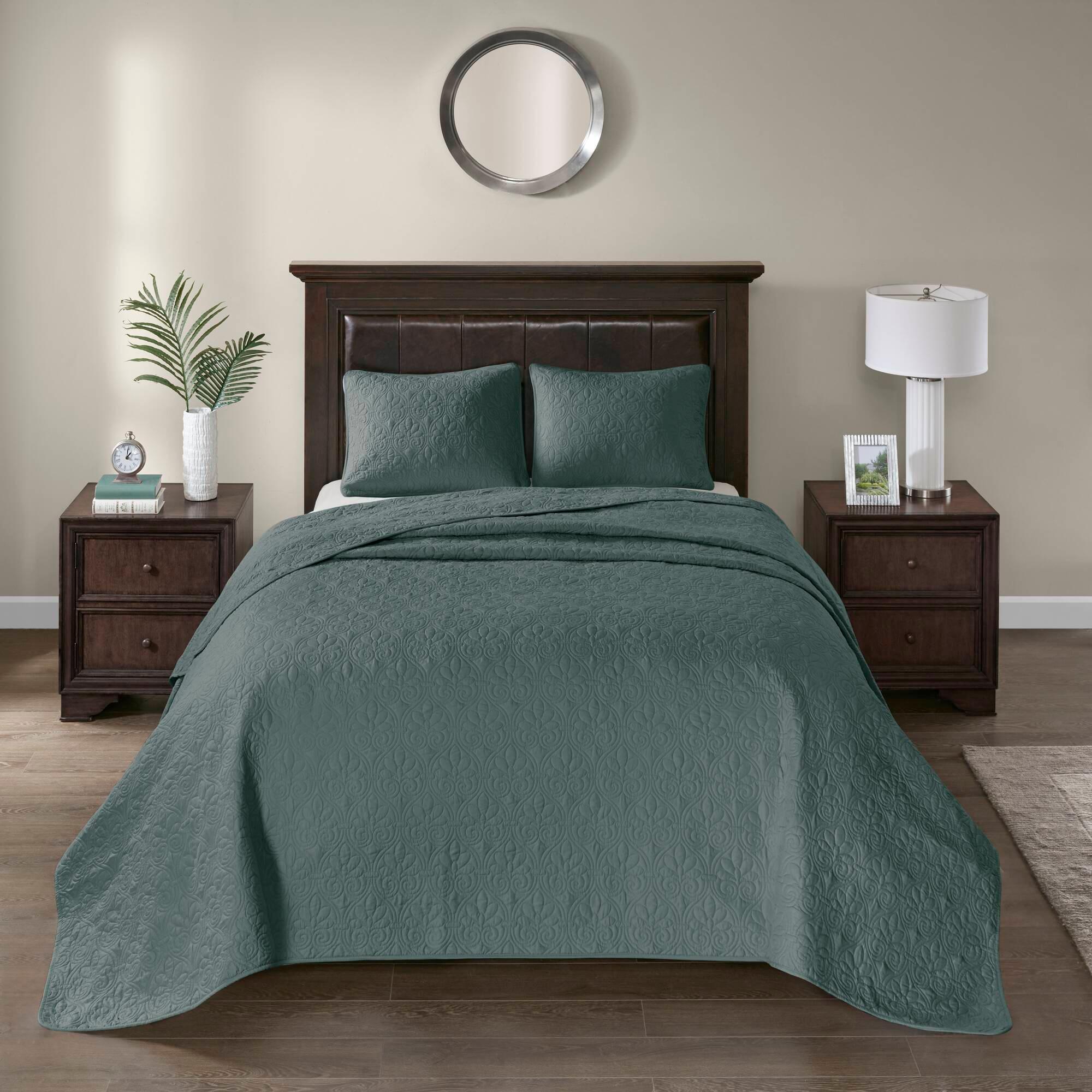 Madison Park Quebec Reversible Quilt Set