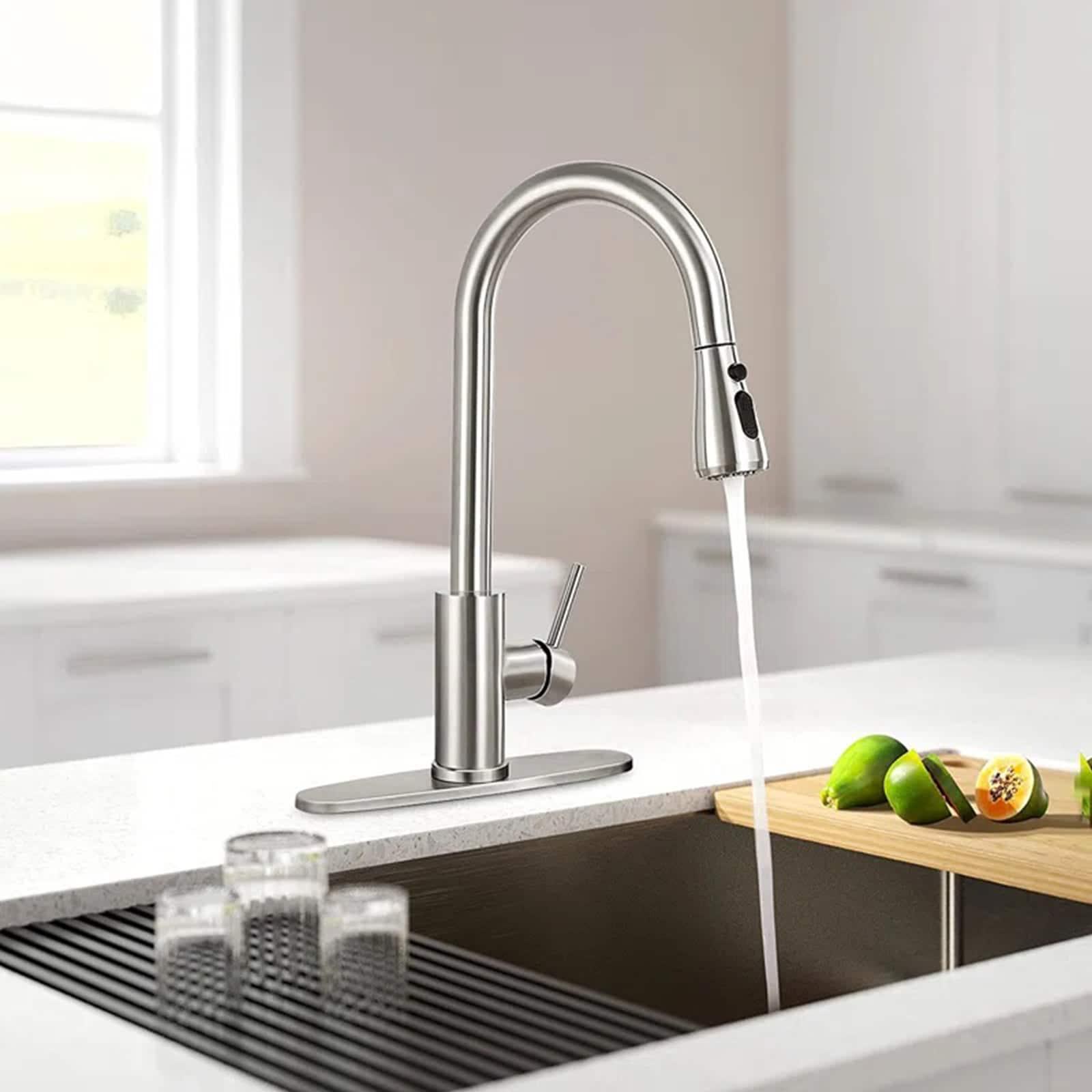 Single Handle Kitchen Faucet Pull Down Sprayer Kitchen Faucet with Deck Plate in Brushed Nickel