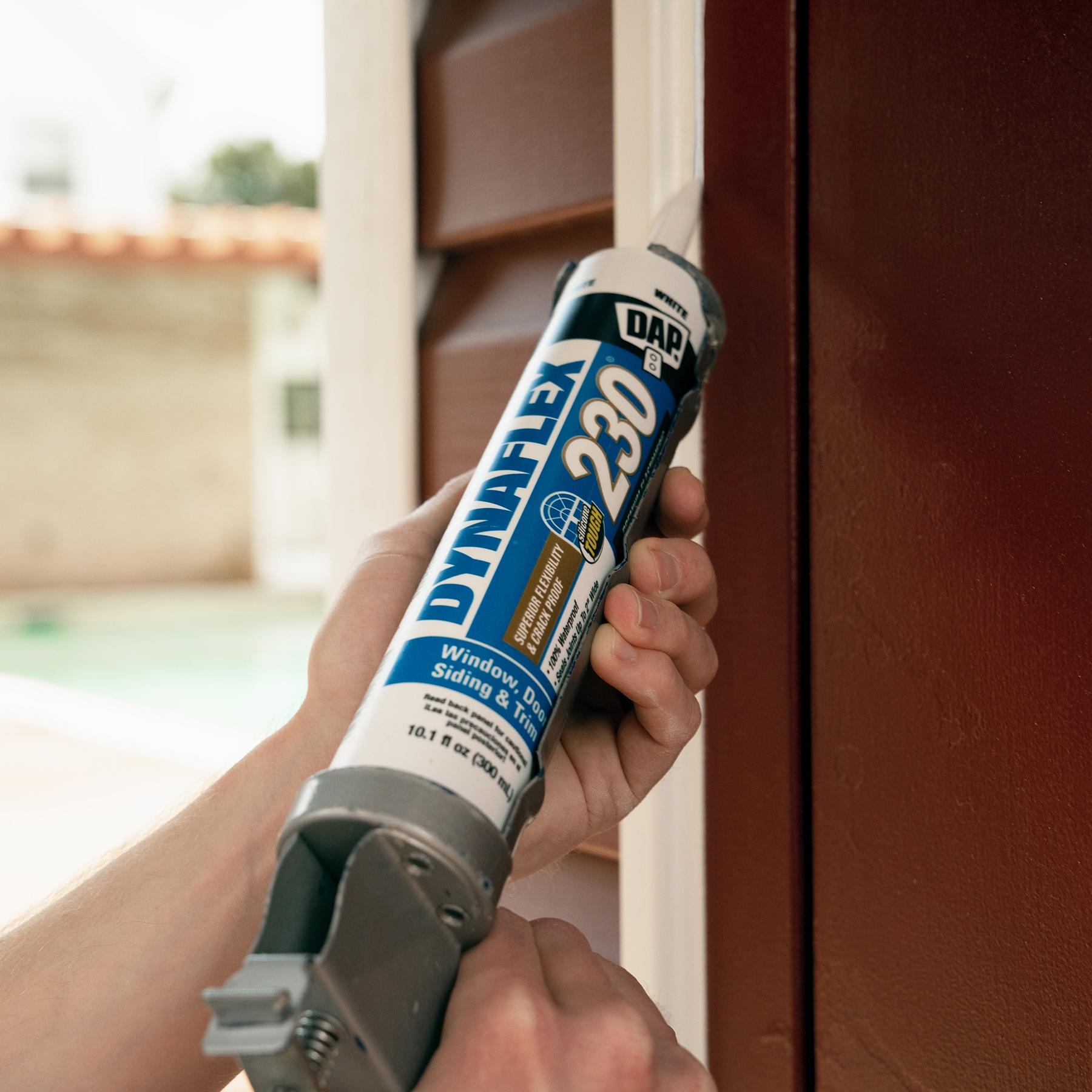 DAP Dynaflex 230 10.1 oz White Premium Latex Sealant Door and Trim