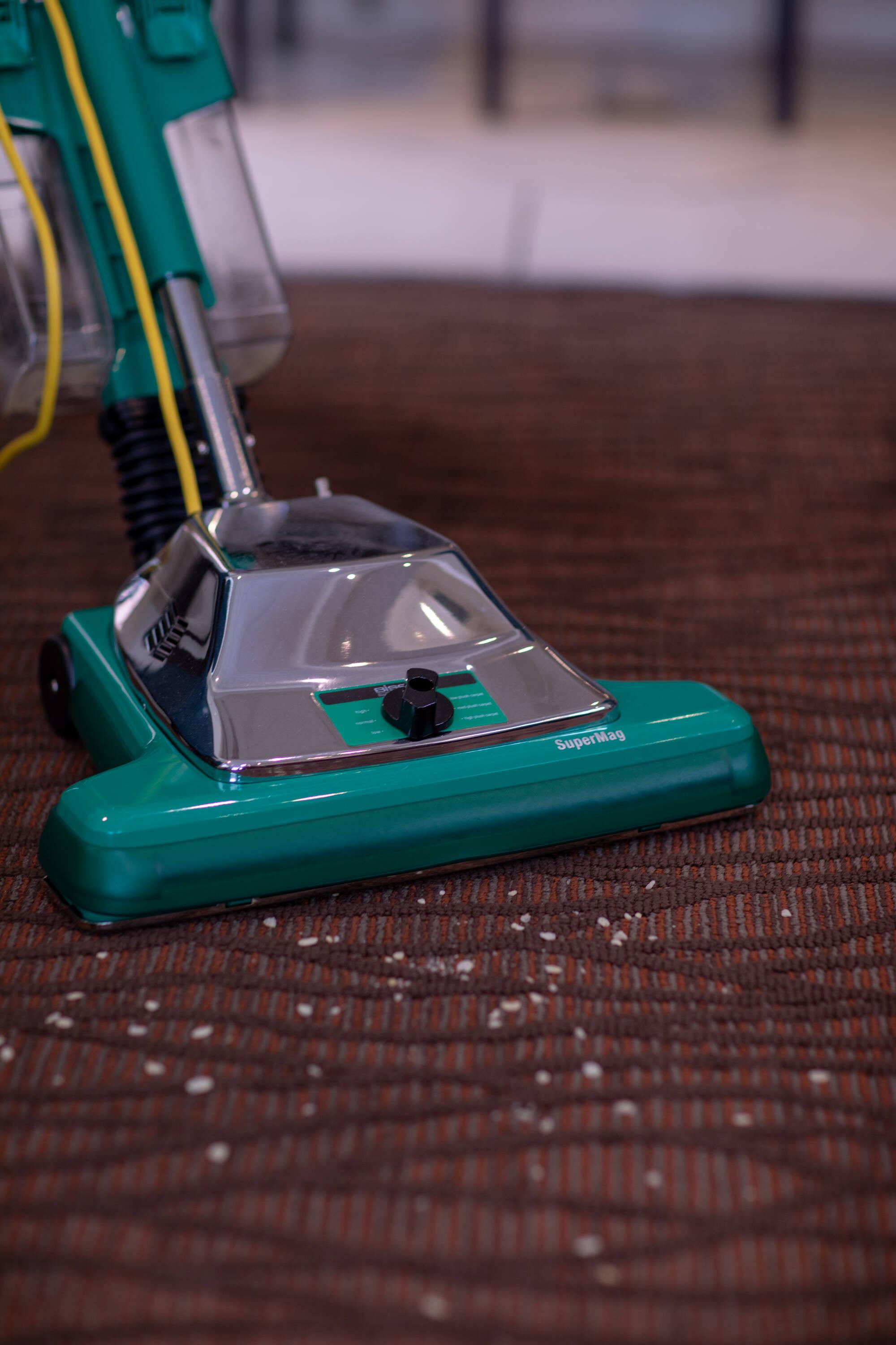 Bissell Biggreen Commercial-BG102 16-in Pro Shake Bag Less Commercial Upright Vacuum