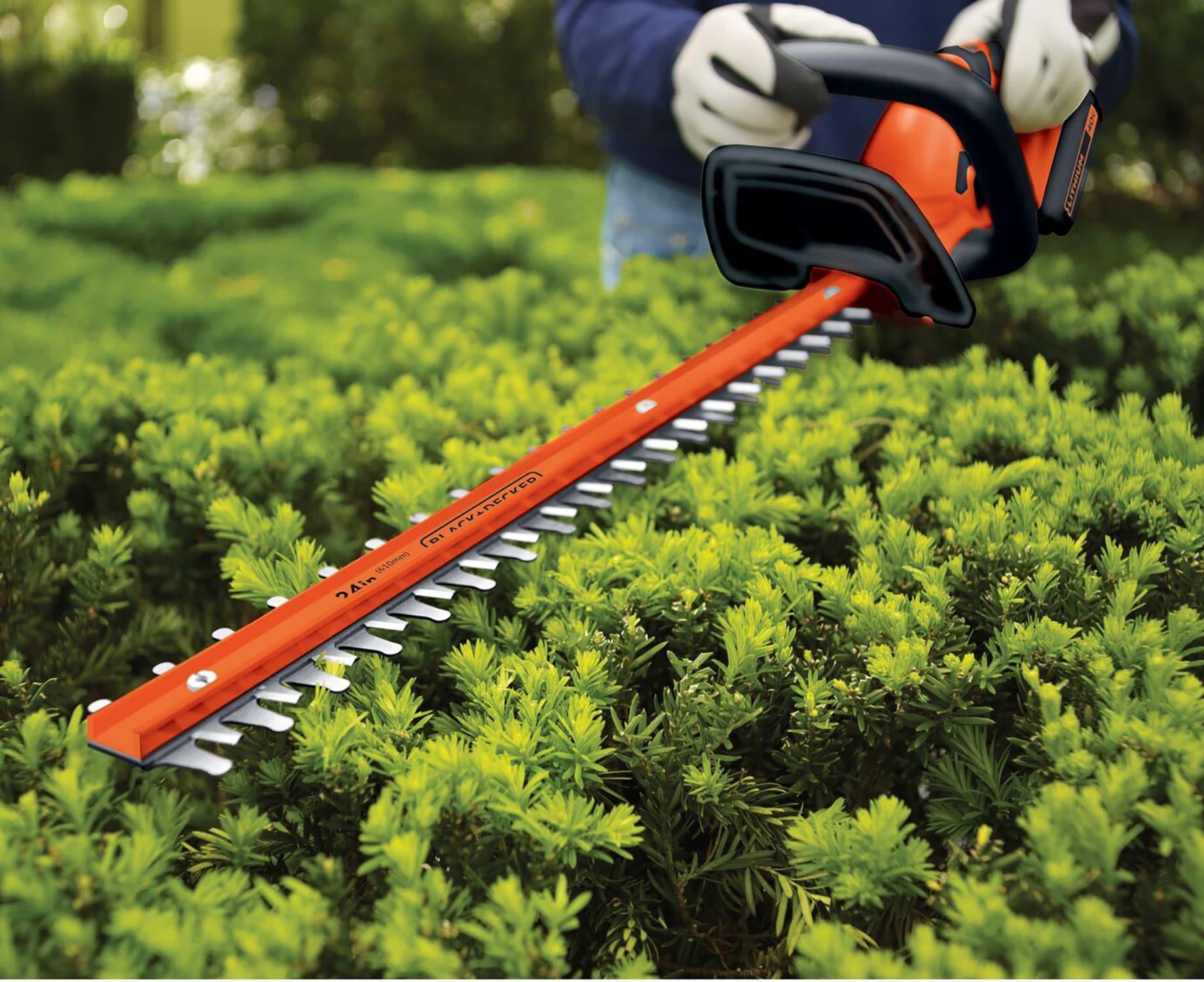 Black + Decker LHT2436 40V MAX Lithium-Ion Dual Action 24 in. Cordless Hedge Trimmer Kit