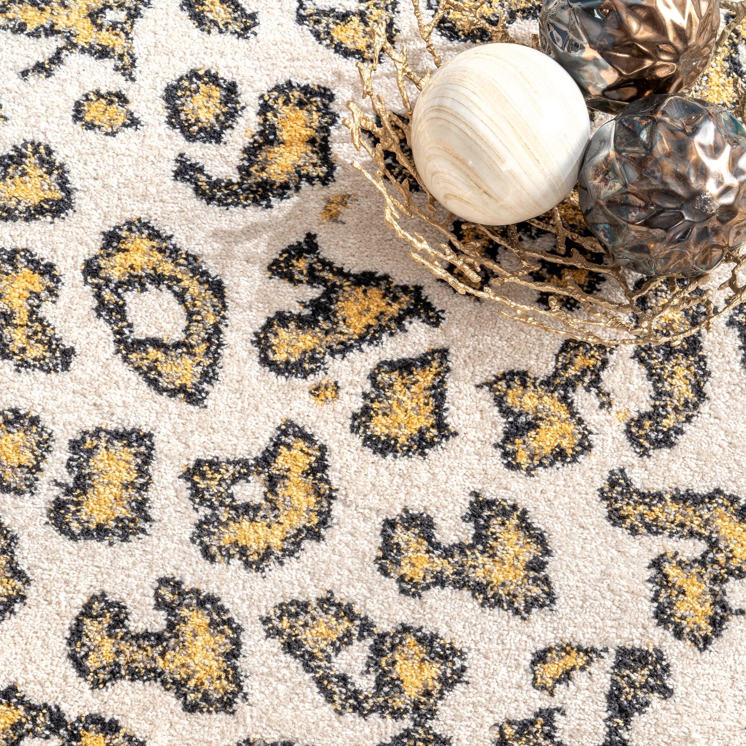 Nuloom Leopard Animal 5x7 Indoor Area Rug for Living Room Bedroom Dining Room Kitchen, Beige/Ivory