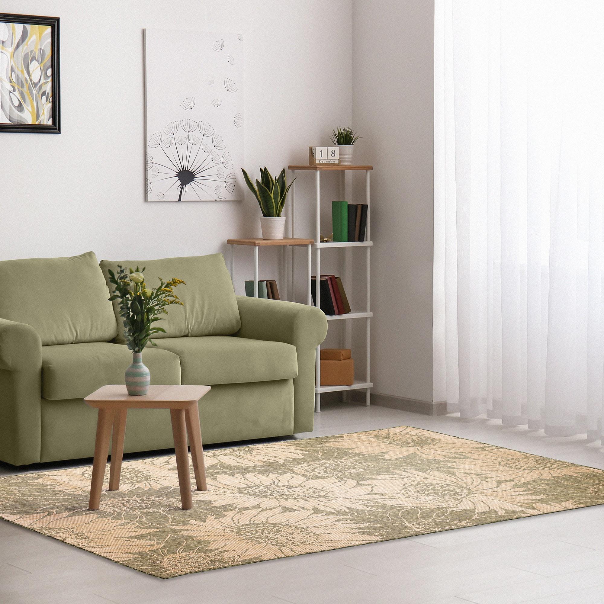 Liora Manne Carmel Sunflower Field Indoor/Outdoor Rug Green 3'3" x 4'11"