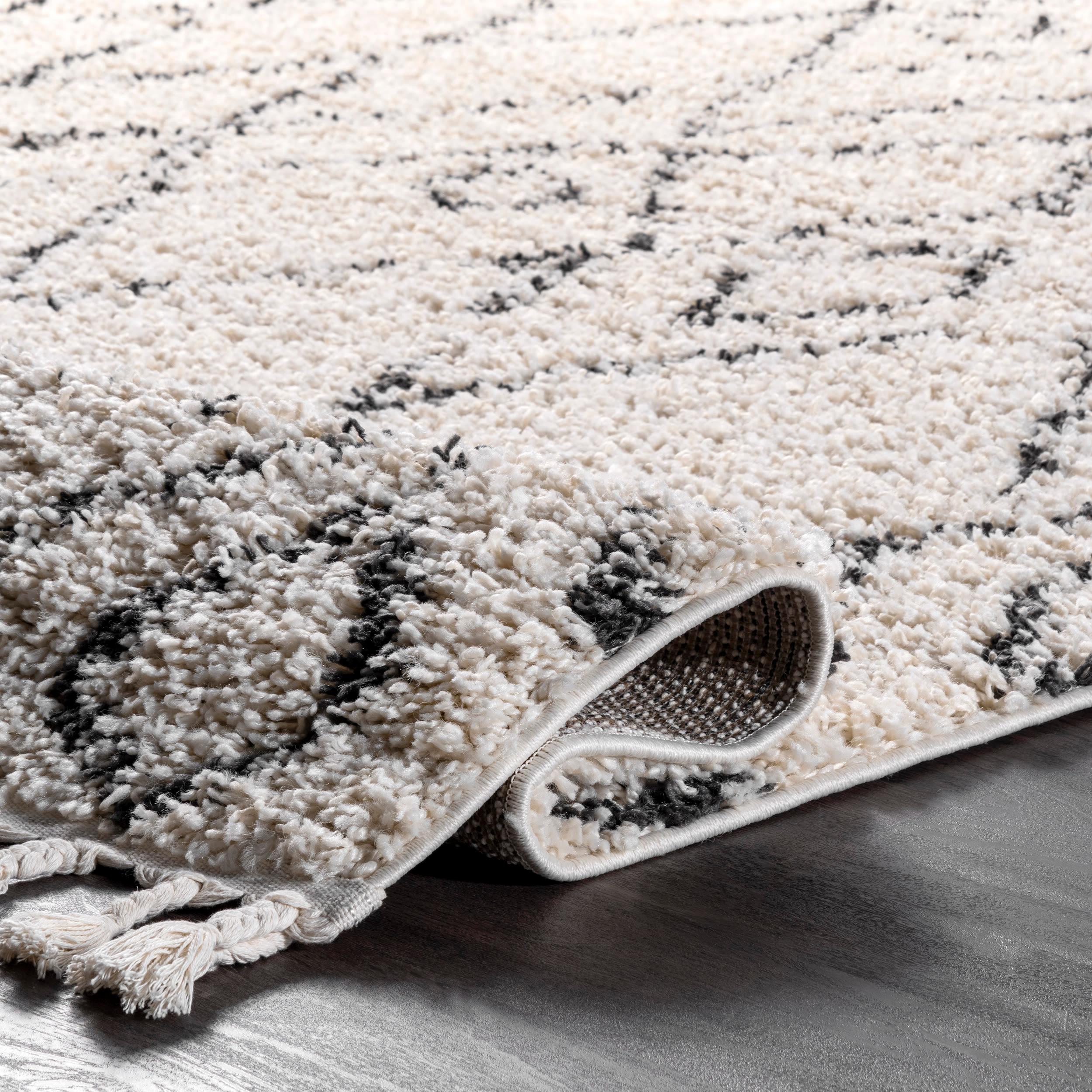 Nuloom Nieves Moroccan Oval 5x8 Indoor Area Rug for Living Room Bedroom Dining Room, Off White/Dark Grey