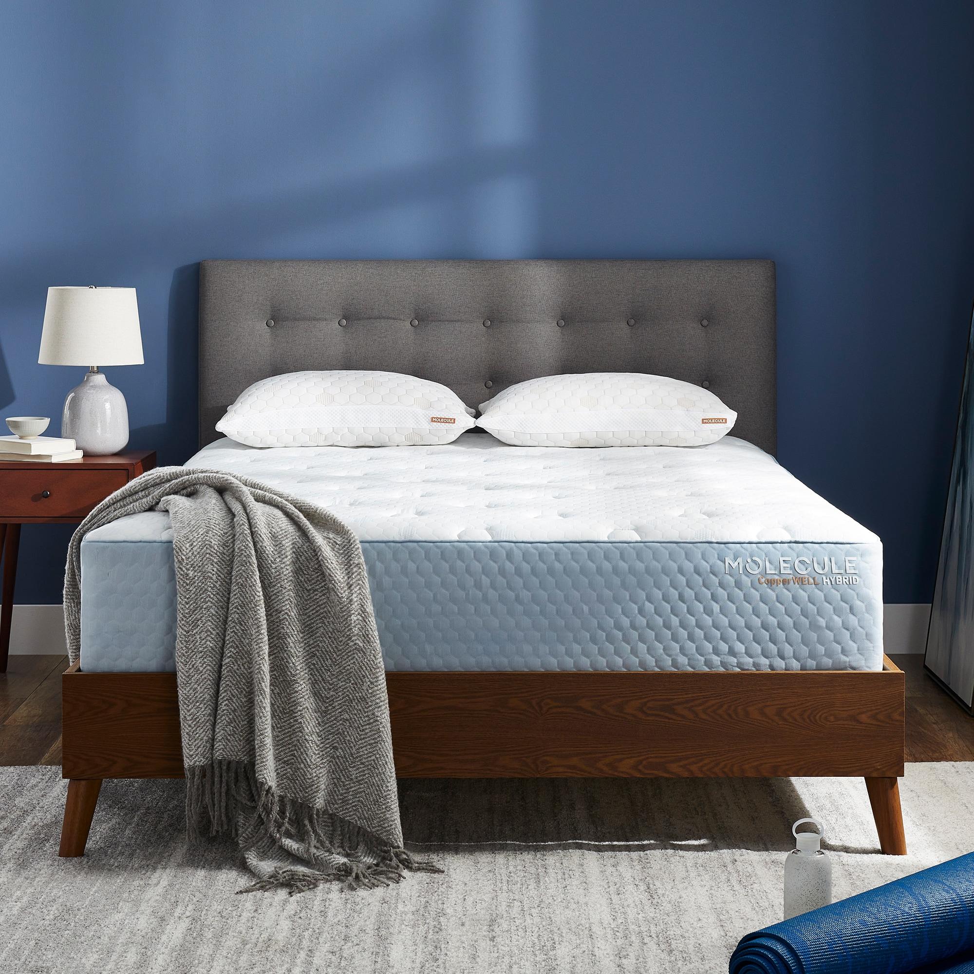 MOLECULE MOLECULE CopperWELL 13" Hybrid Cooling Gel Memory Foam and Encased Coil Medium Firm Mattress