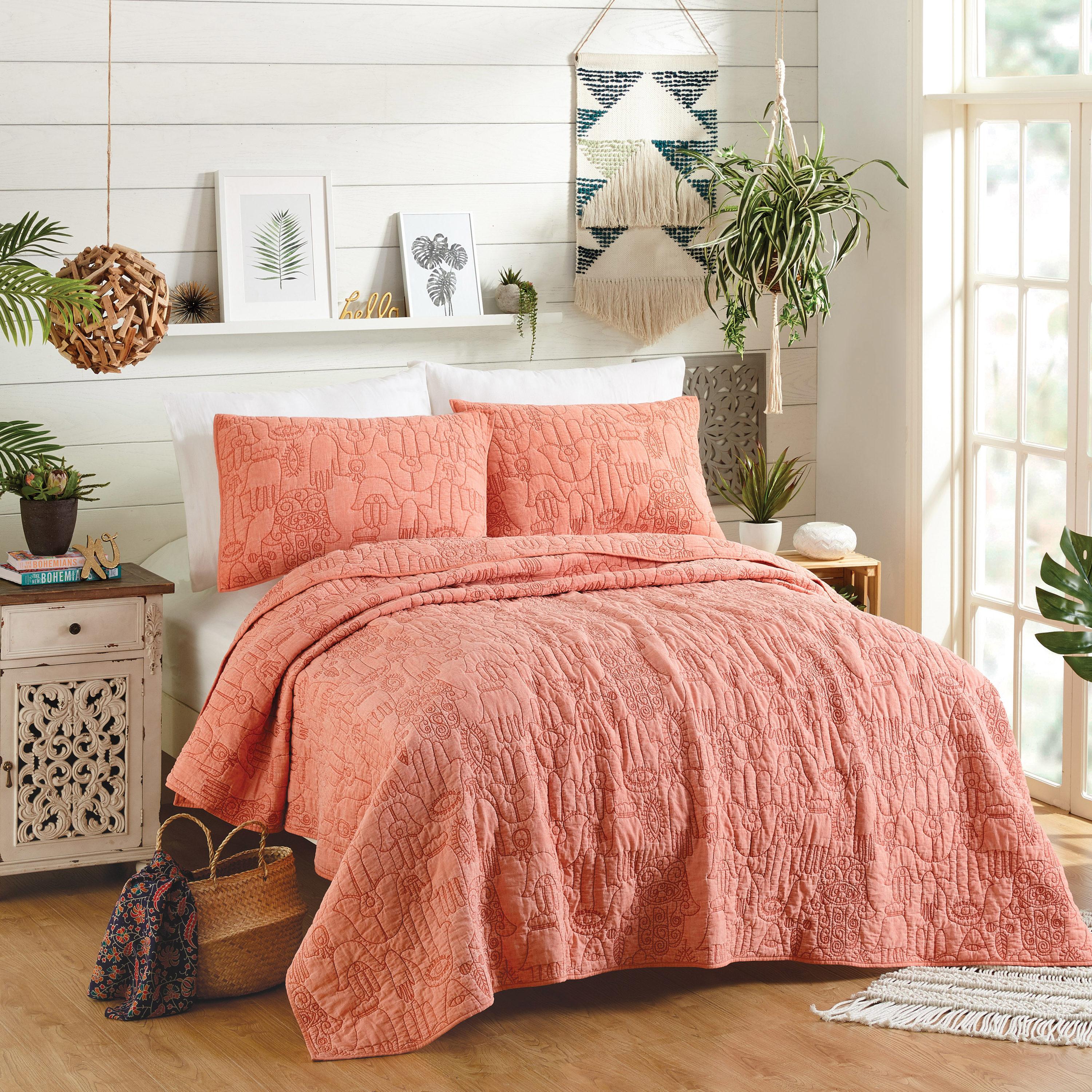 Jungalow Hamsa Solid Embroidered 3-Piece Quilt Set