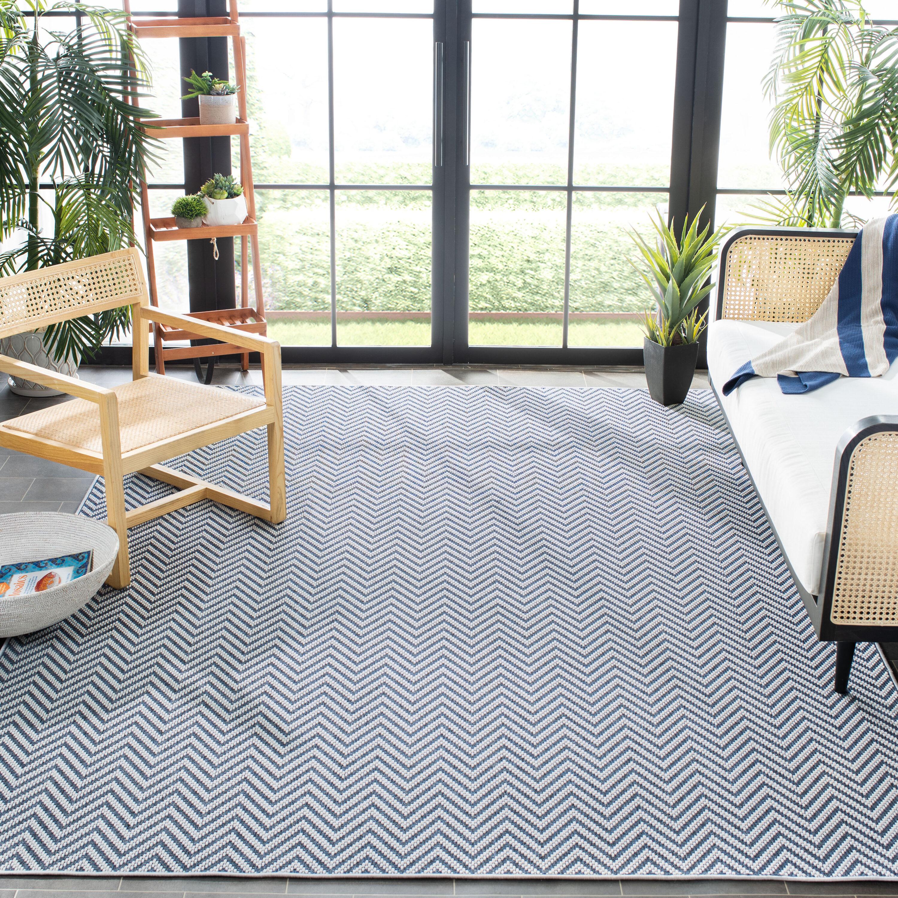Bermuda BMU812 Power Loomed Indoor/Outdoor Area Rug - Blue/Creme - 6'7"x9'2" - Safavieh.