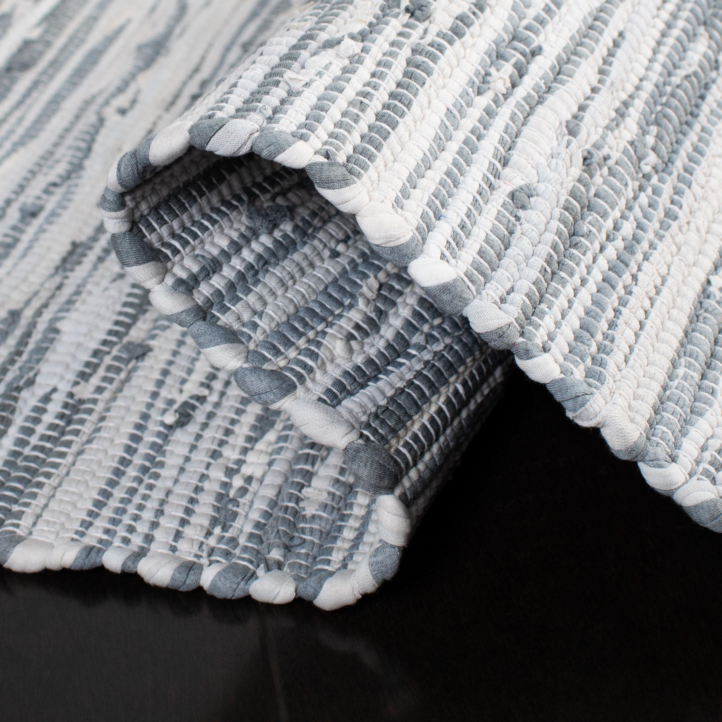 Montauk MTK753 Hand Woven Runner Rug - Silver - 2'3"x6' - Safavieh.