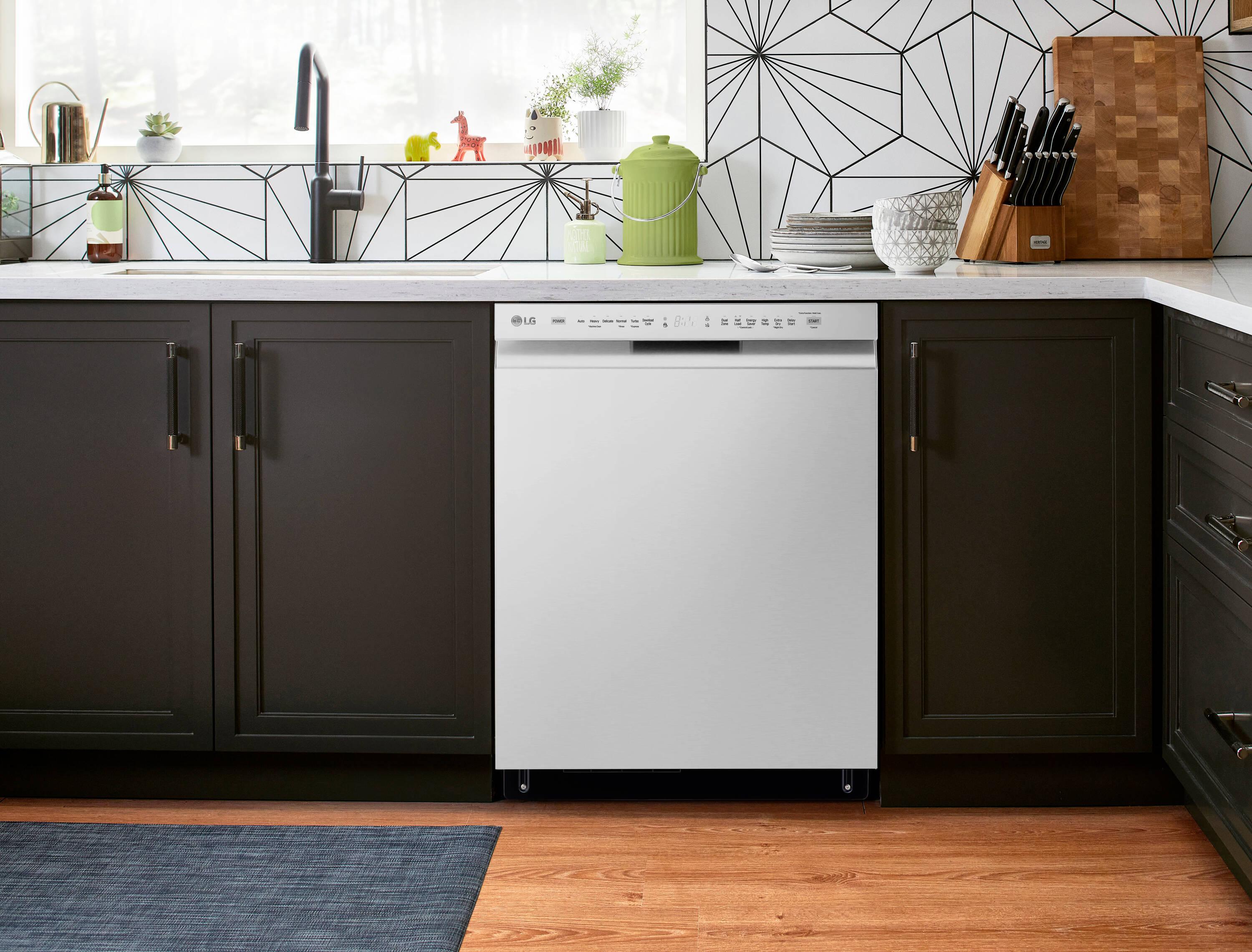 LG 24 in. PrintProof Stainless Steel Front Control Dishwasher with QuadWash, 3rd Rack & Dynamic Dry, 48 dBA