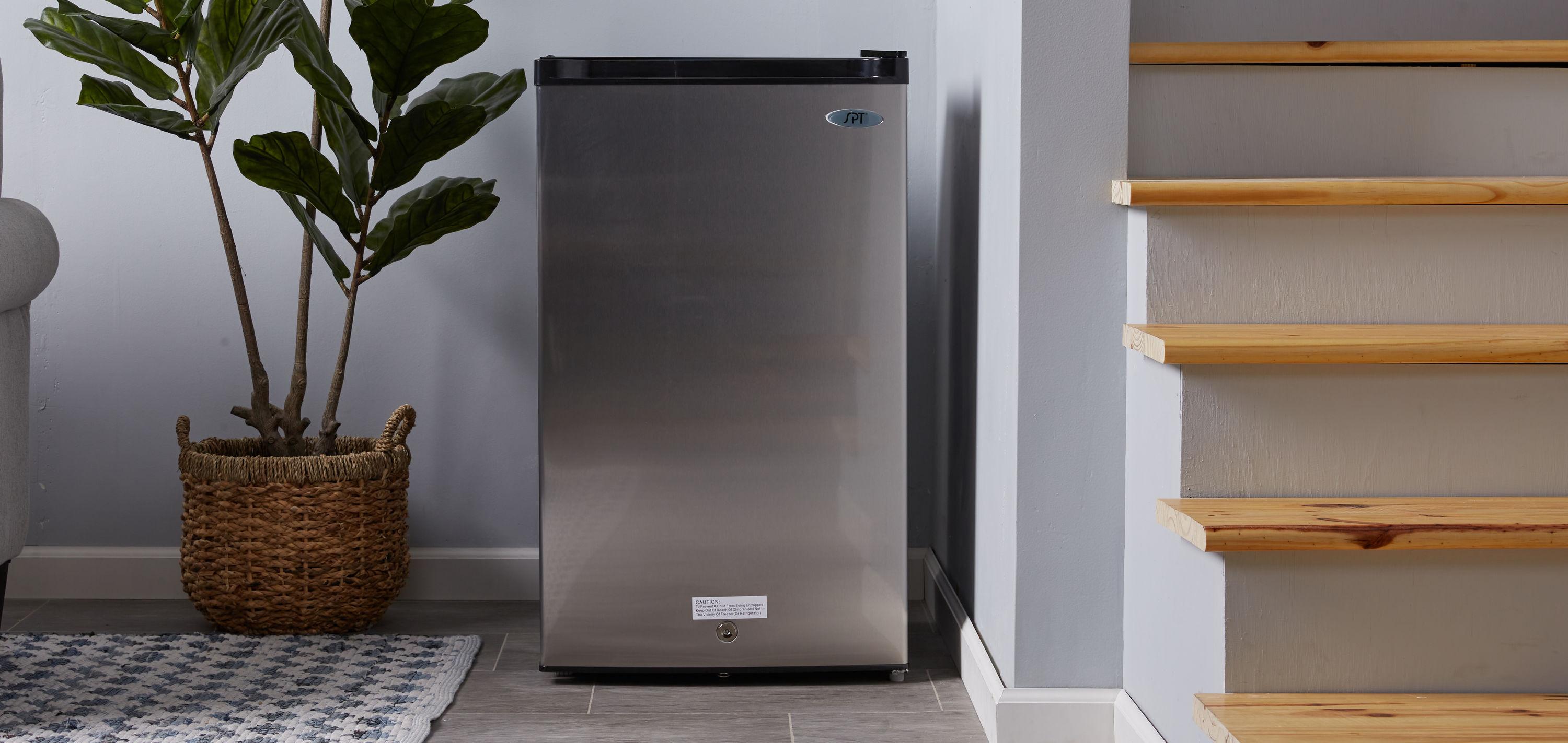 Sunpentown UF-304SSA 33.75 x 19.375 x 21.125 in. Energy Star 3.0 cu. ft. Upright Freezer, Stainless Steel