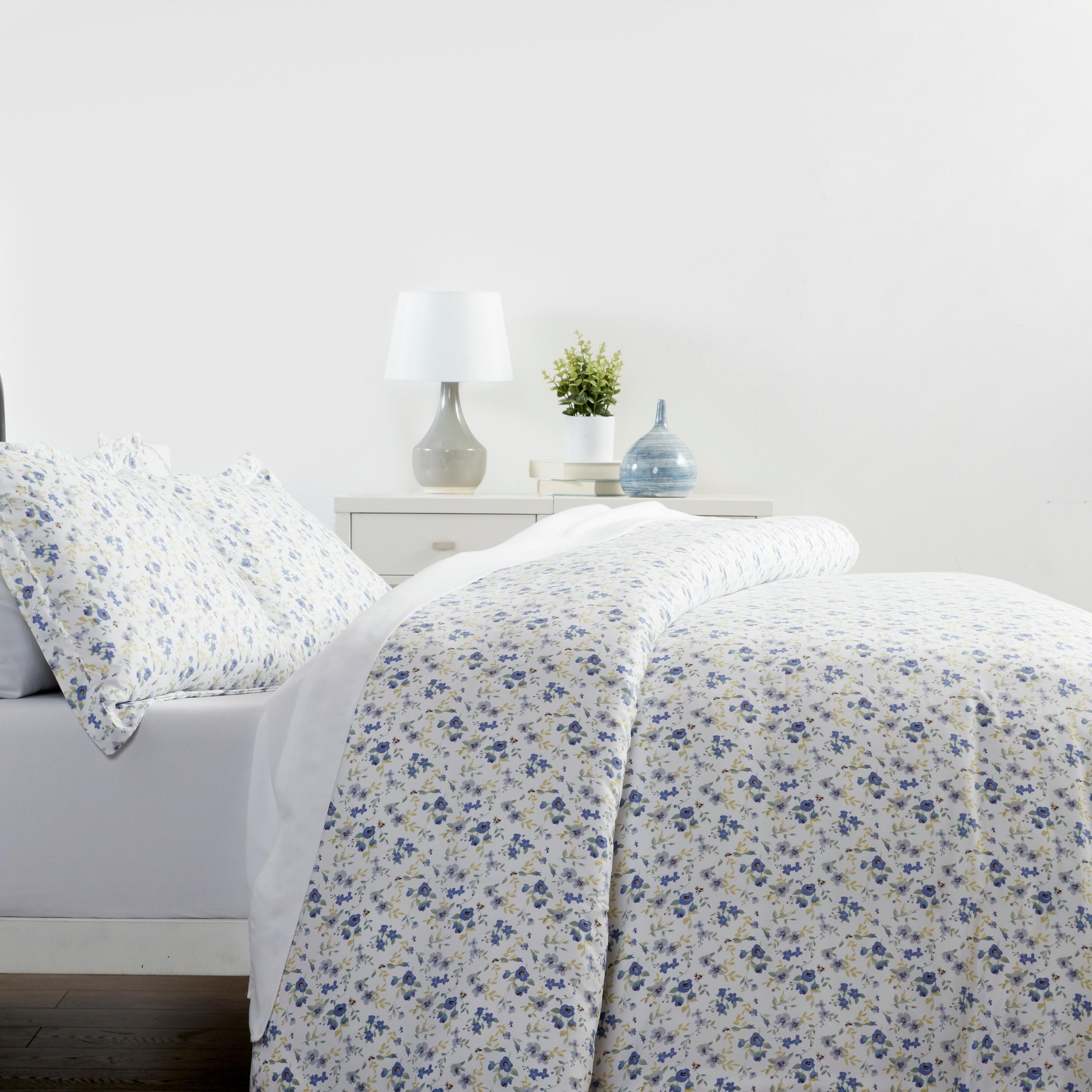 Simply Soft™ Traditional Floral Duvet Cover Set