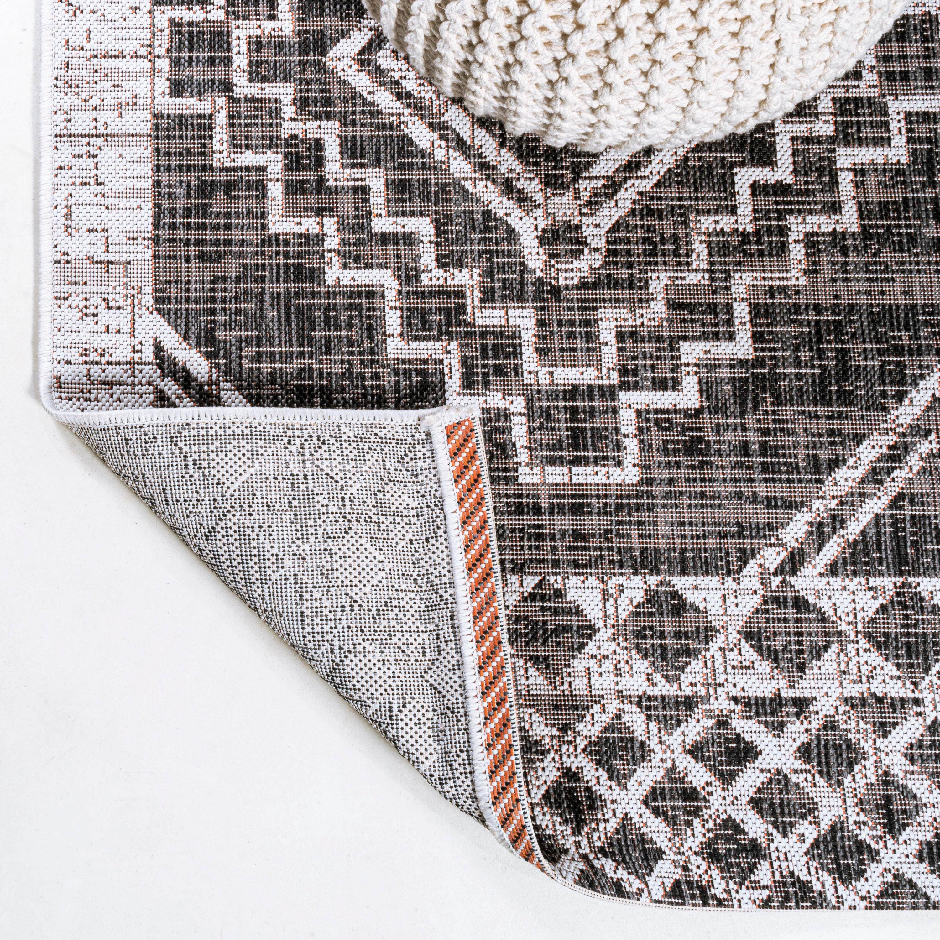 5'x8' Marokko Diamond  Medallion Indoor/Outdoor Area Rug, Black/Ivory - JONATHAN Y