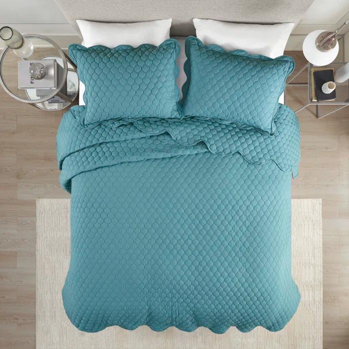 Solid Color 3 Piece Scalloped Edge Crinkle Microfiber Quilt Set