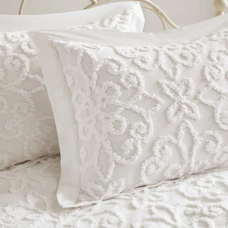 Kelly Clarkson Home Emberly 5 Piece Tufted Cotton Chenille Daybed Set